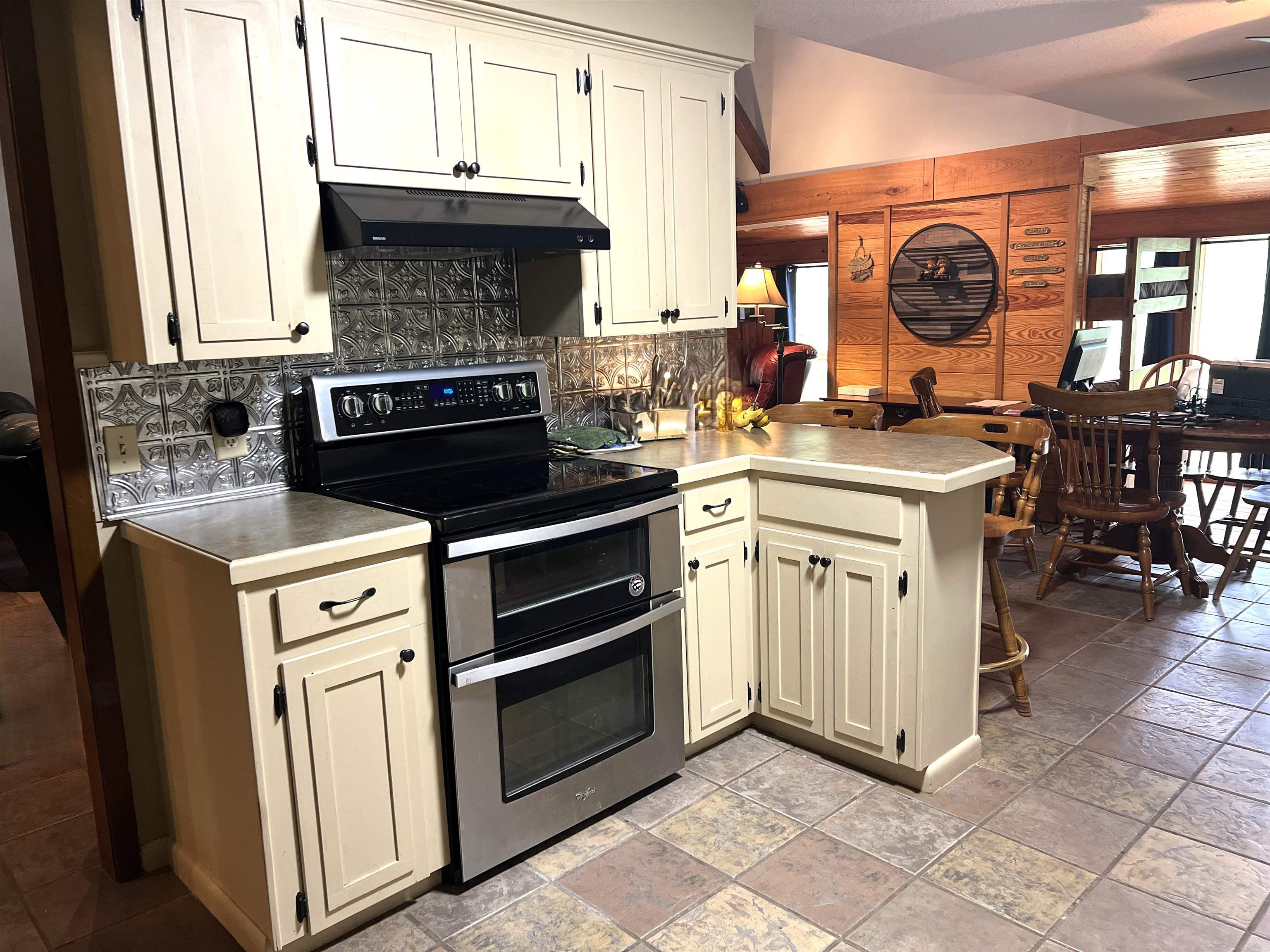 858 N Riverview Lane Property Photo 12