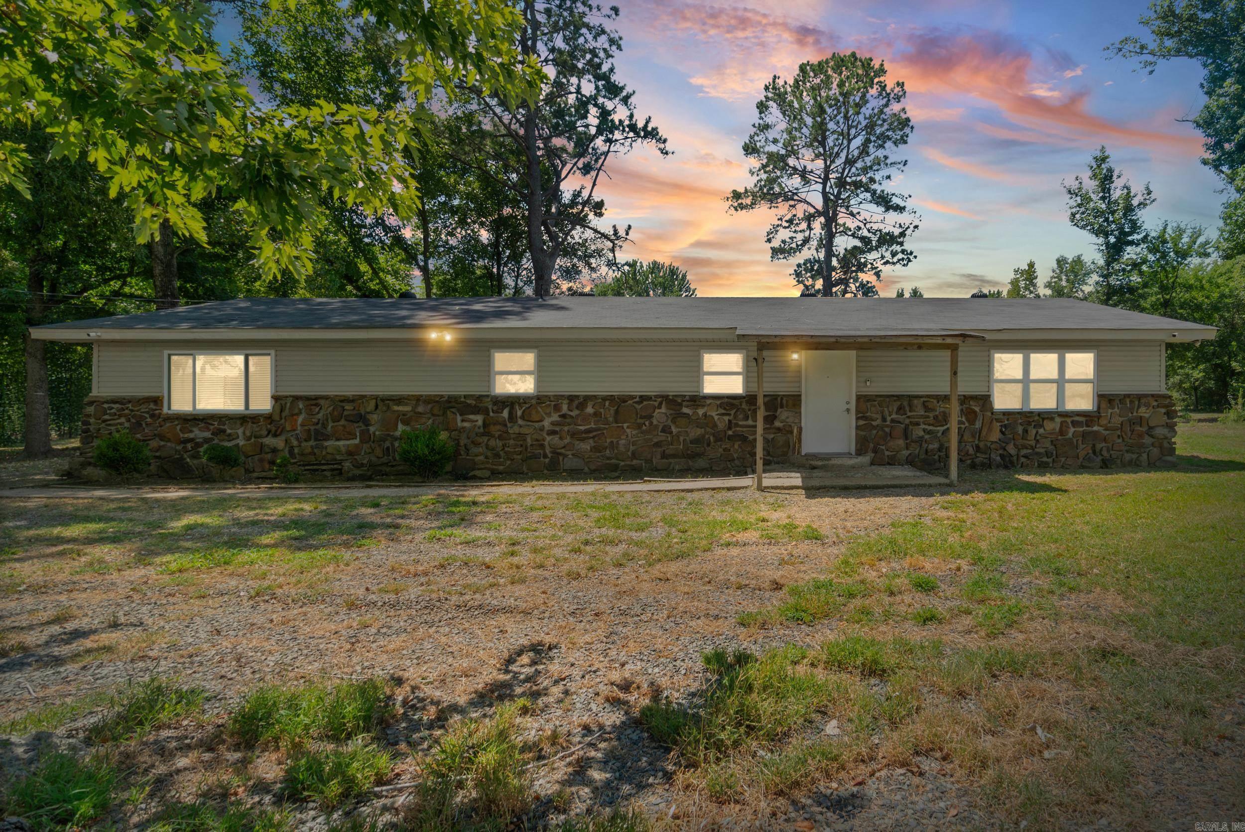 2923 Graham Road Property Photo 1