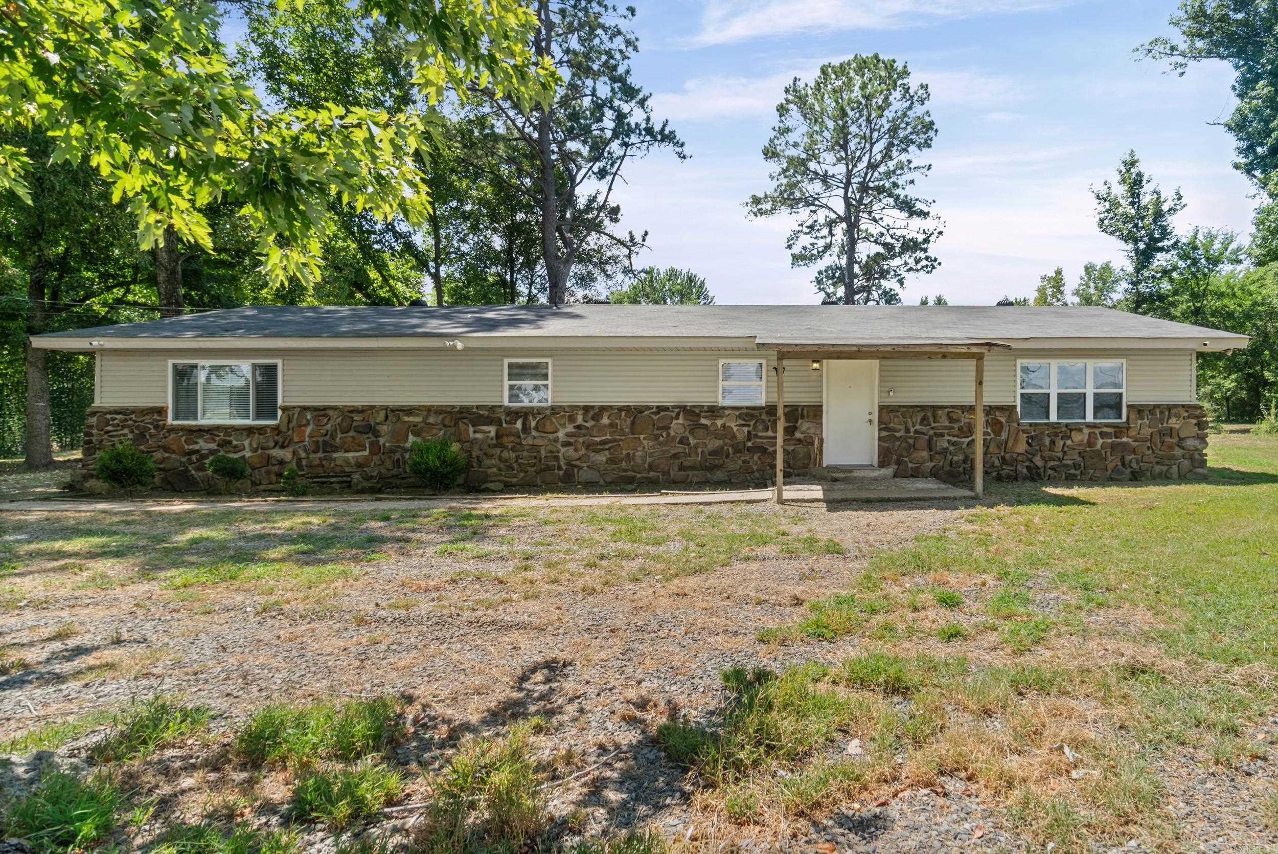 2923 Graham Road Property Photo 2