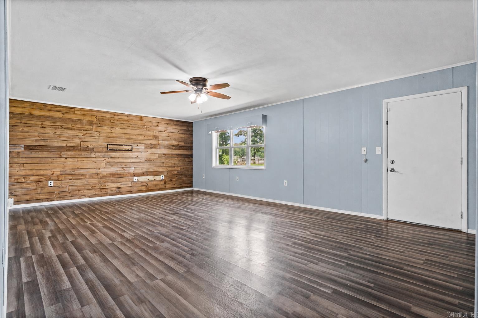 2923 Graham Road Property Photo 3