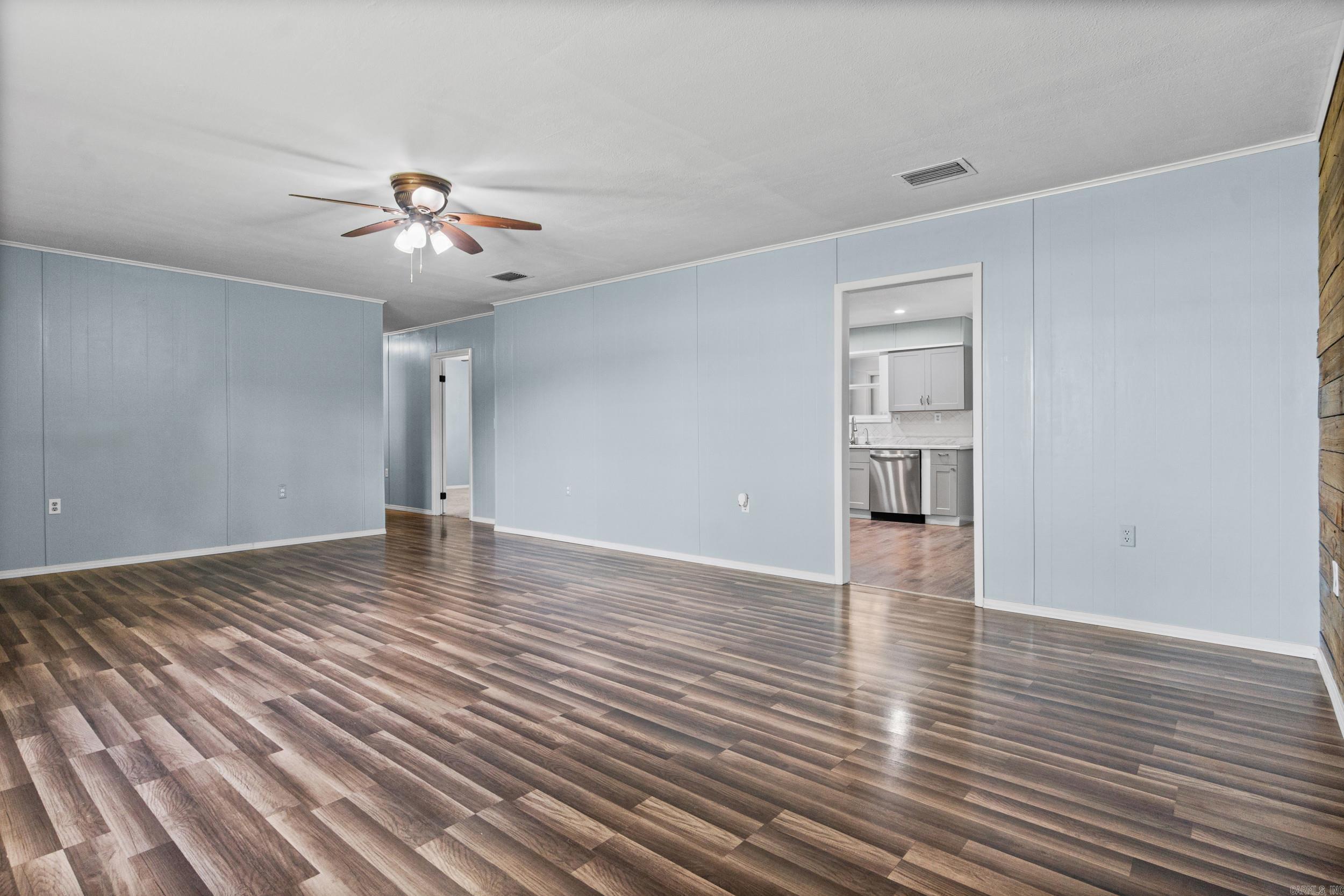 2923 Graham Road Property Photo 4