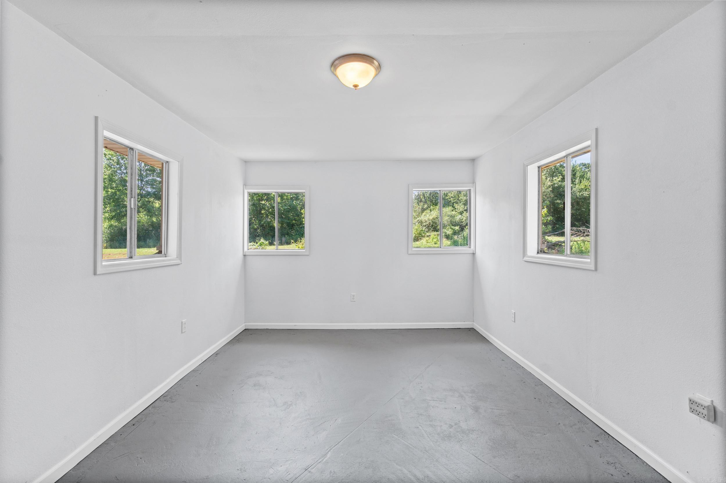2923 Graham Road Property Photo 12