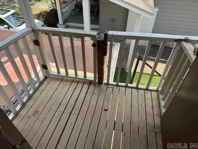 808 N Madison Avenue Property Photo 4