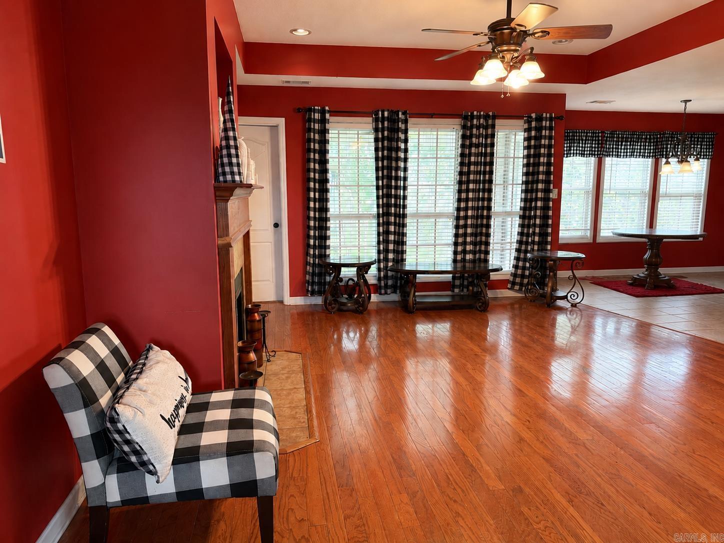 944 Neil Sain Loop Property Photo 2
