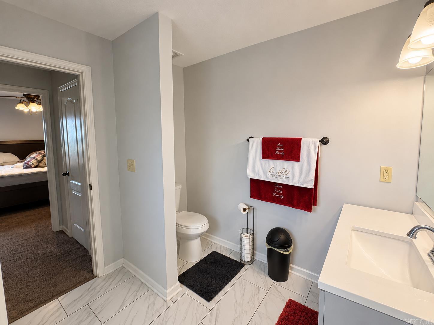 944 Neil Sain Loop Property Photo 12