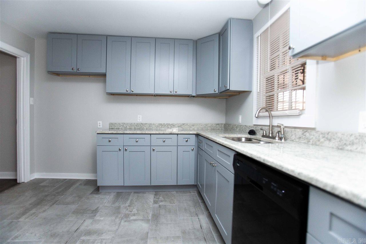 1521 S Pierce Street Property Photo 8