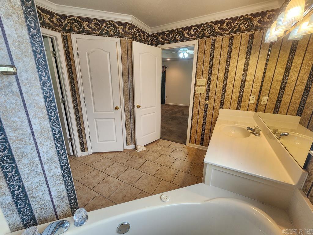 60 Weaver Circle Property Photo 14