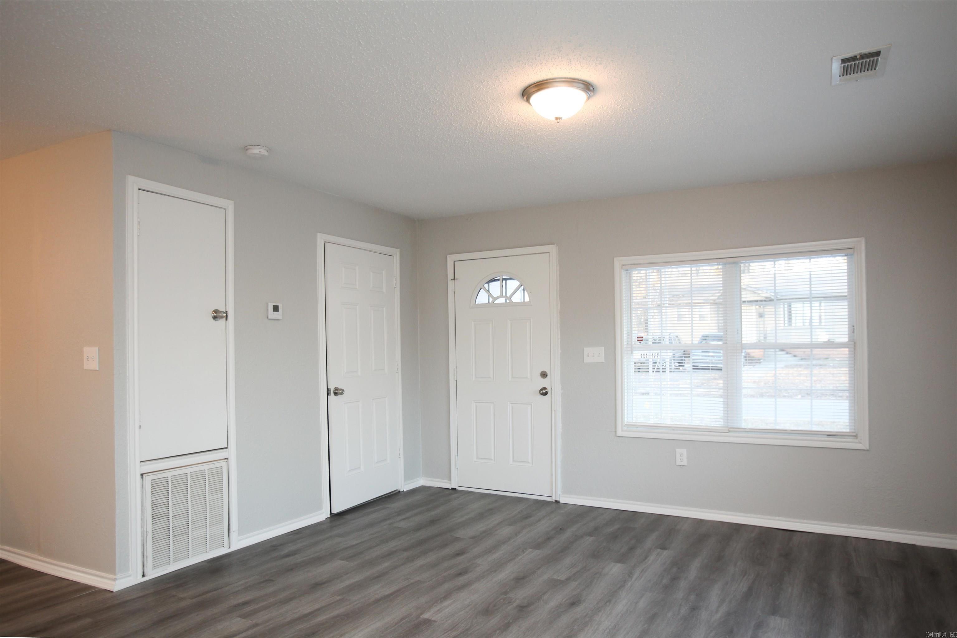 4501 W 28th Street Property Photo 4