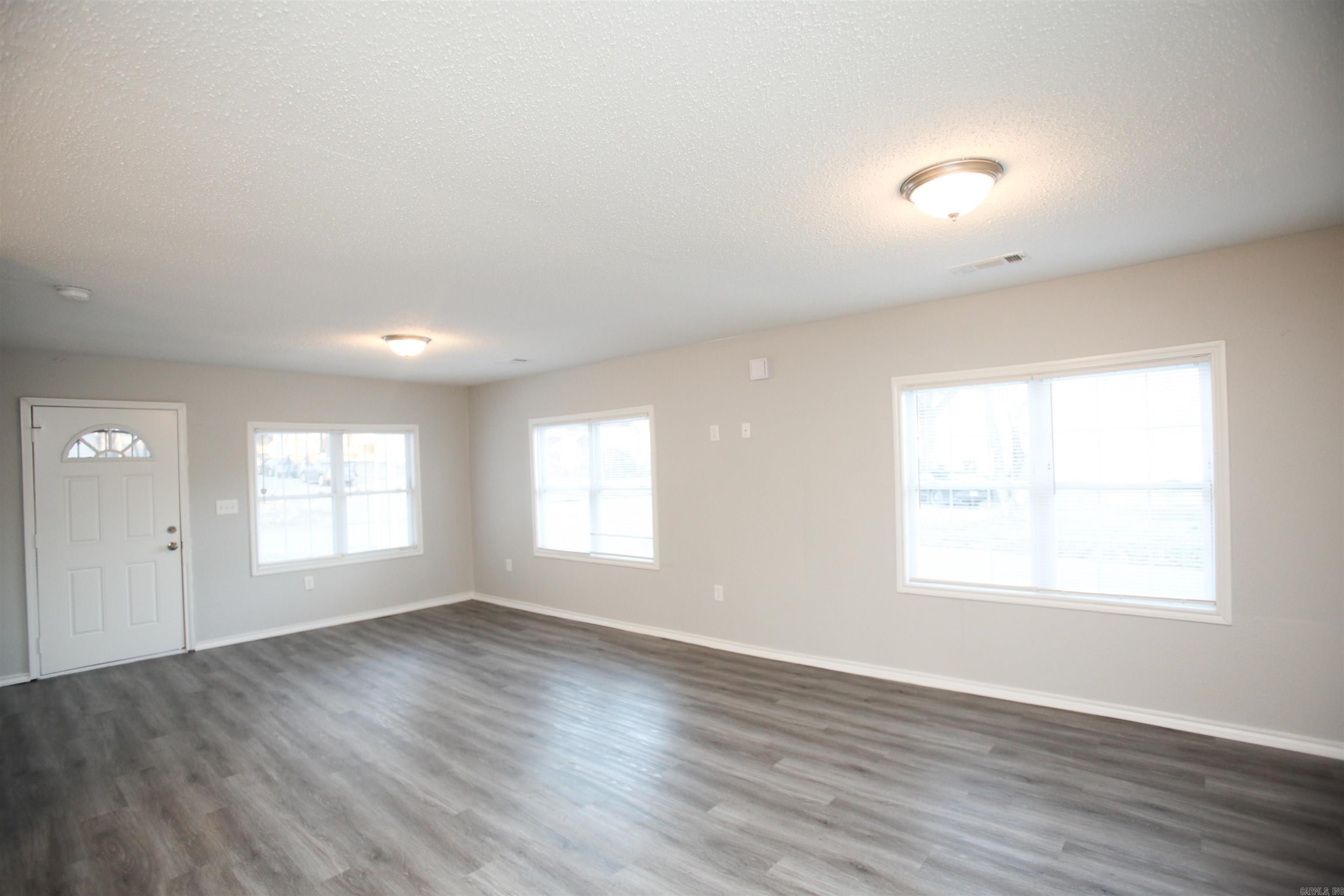 4501 W 28th Street Property Photo 5