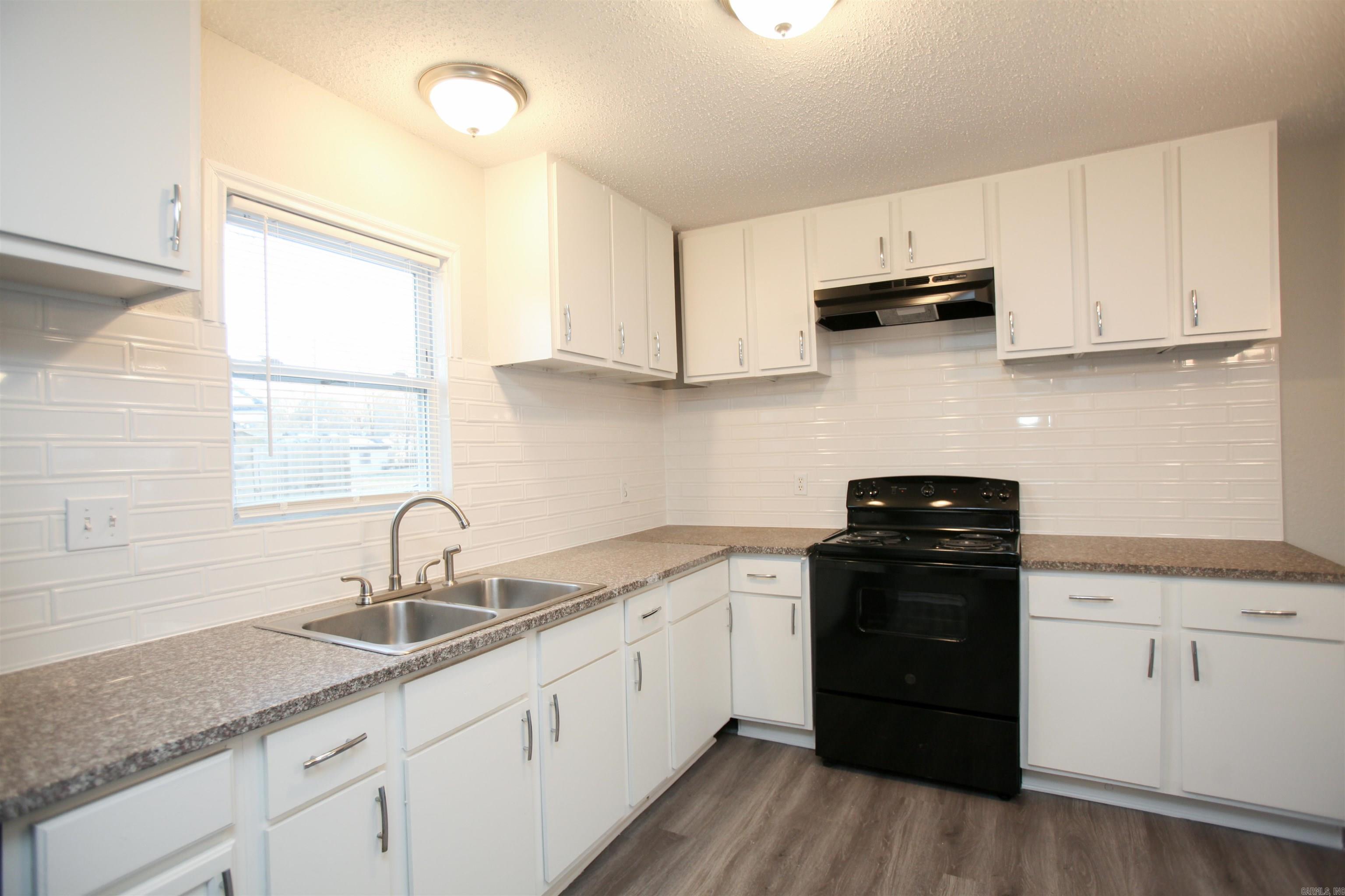 4501 W 28th Street Property Photo 8