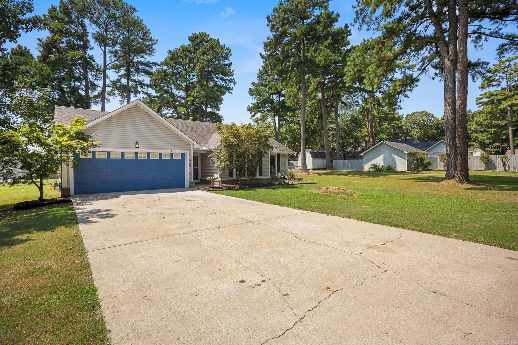 702 Kamak Dr Property Photo 4