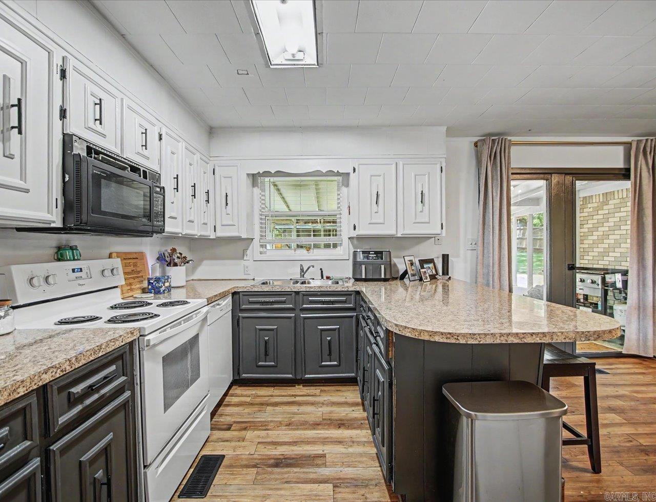 409 Houston Drive Property Photo 12