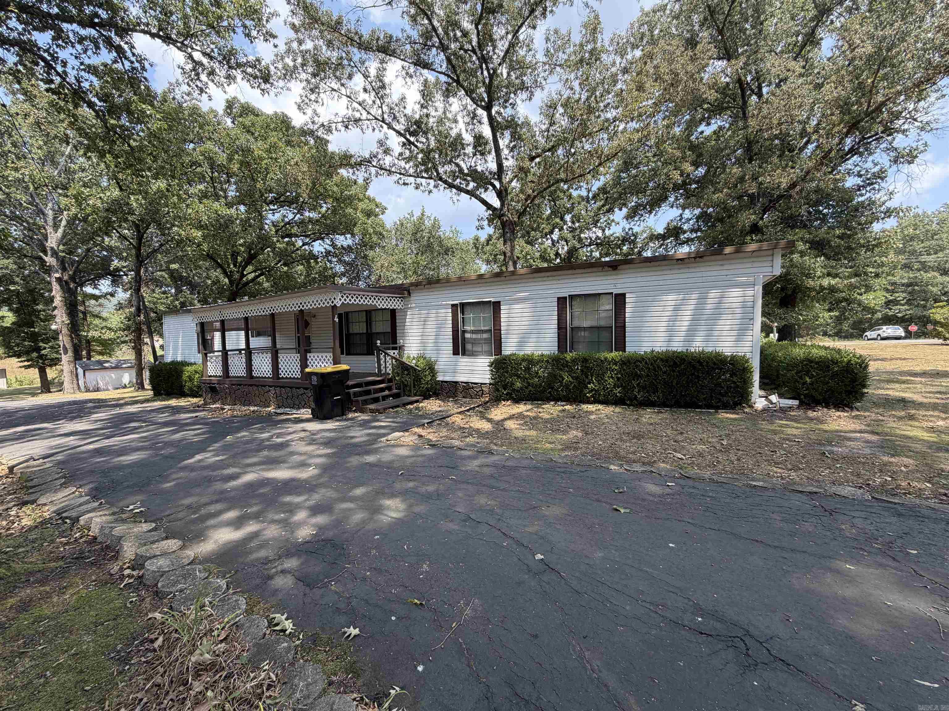 4 Paradise Circle Property Photo 1