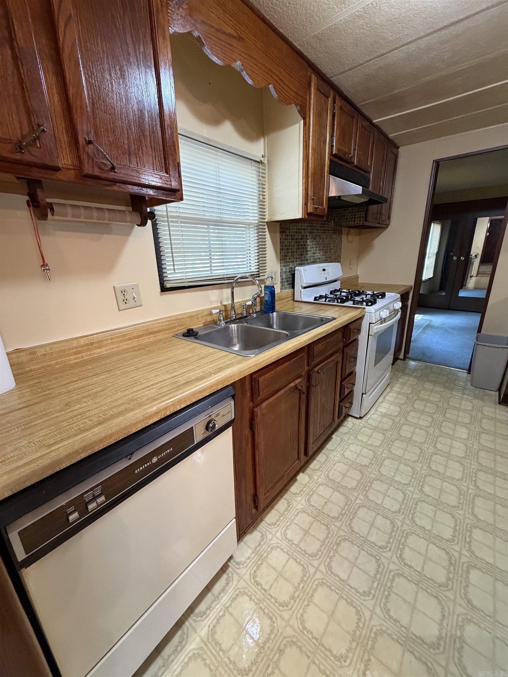 4 Paradise Circle Property Photo 8