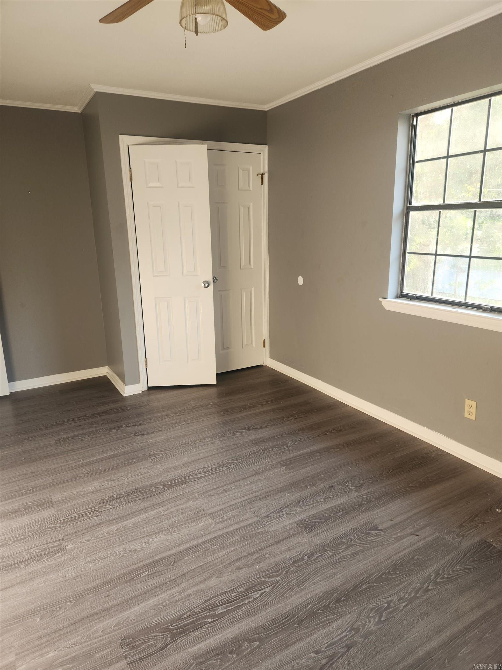 1025 S Claremont Avenue Property Photo 8