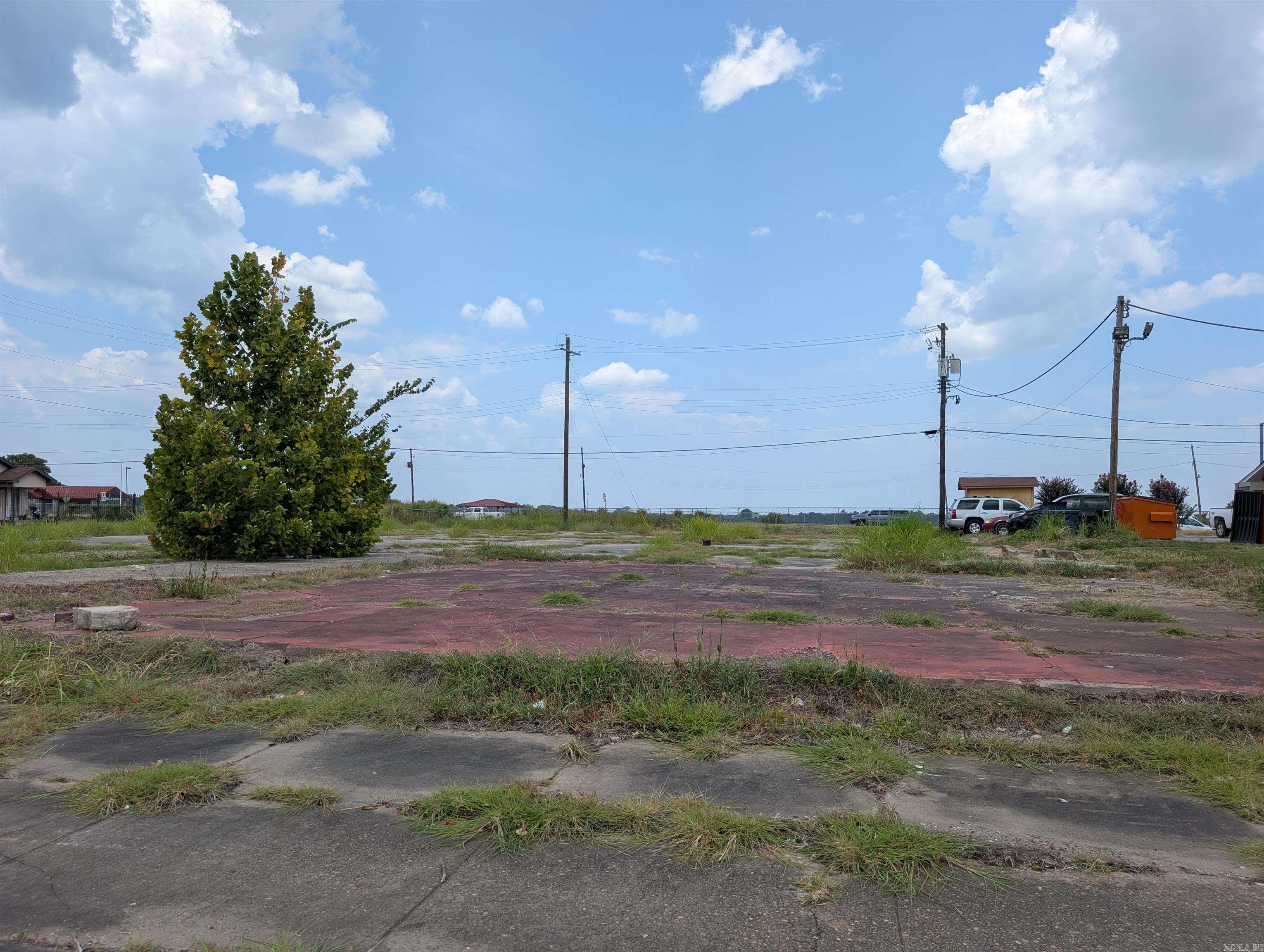423 W Barraque Street Property Photo 4