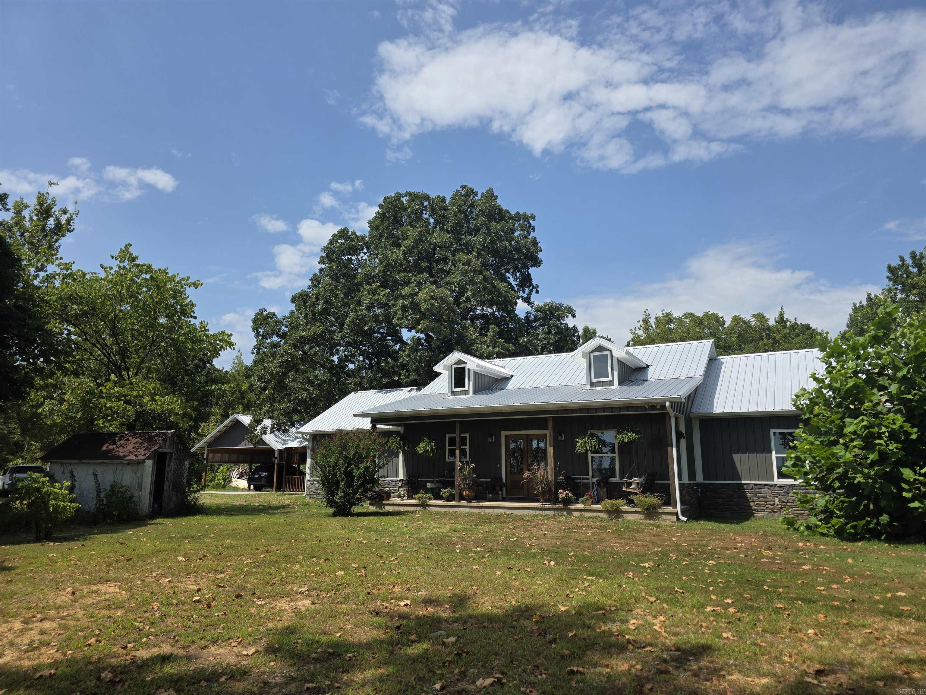 122 Beckett Mtn Property Photo 1