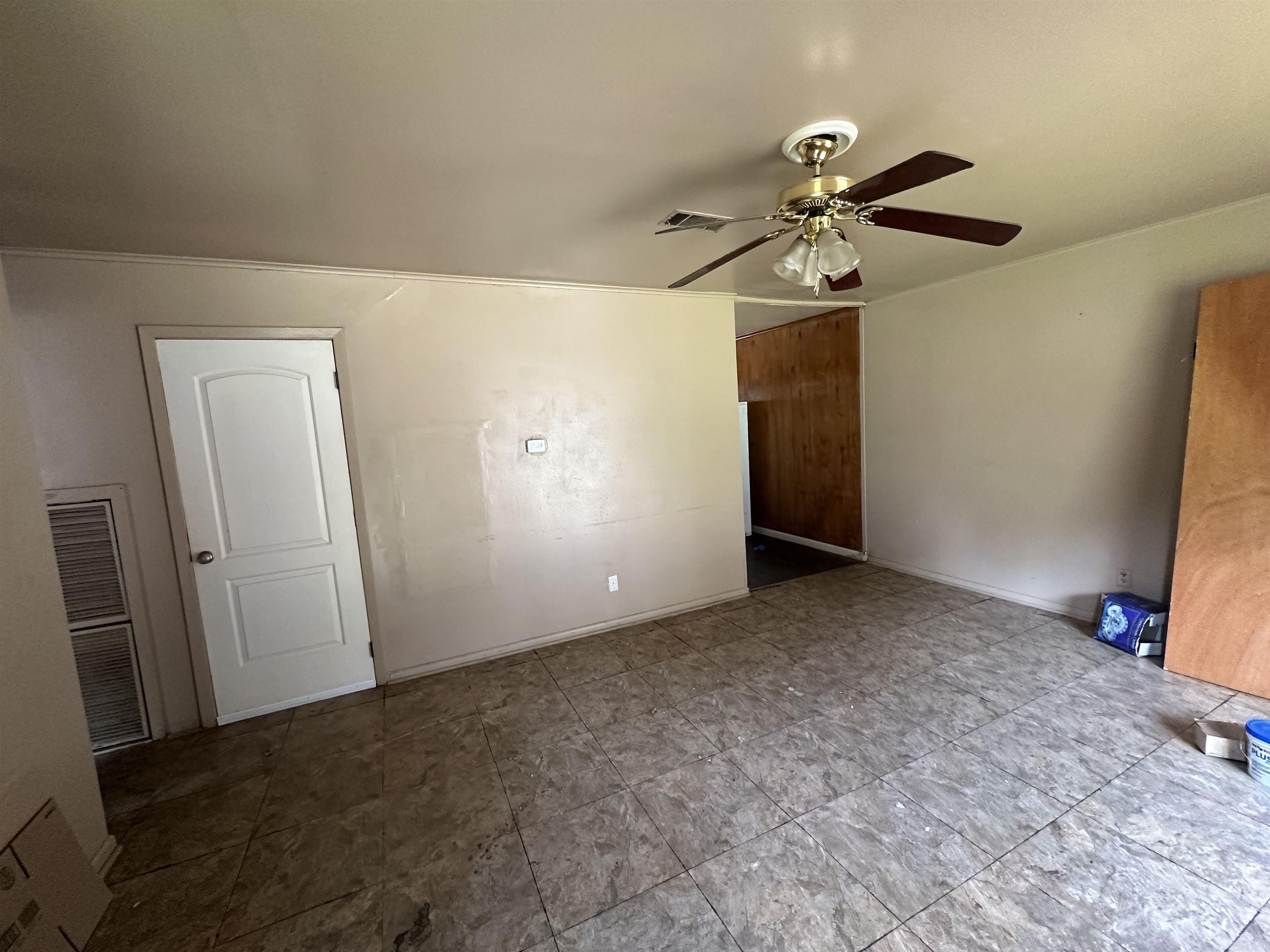 7808 Moore Dr Property Photo 5