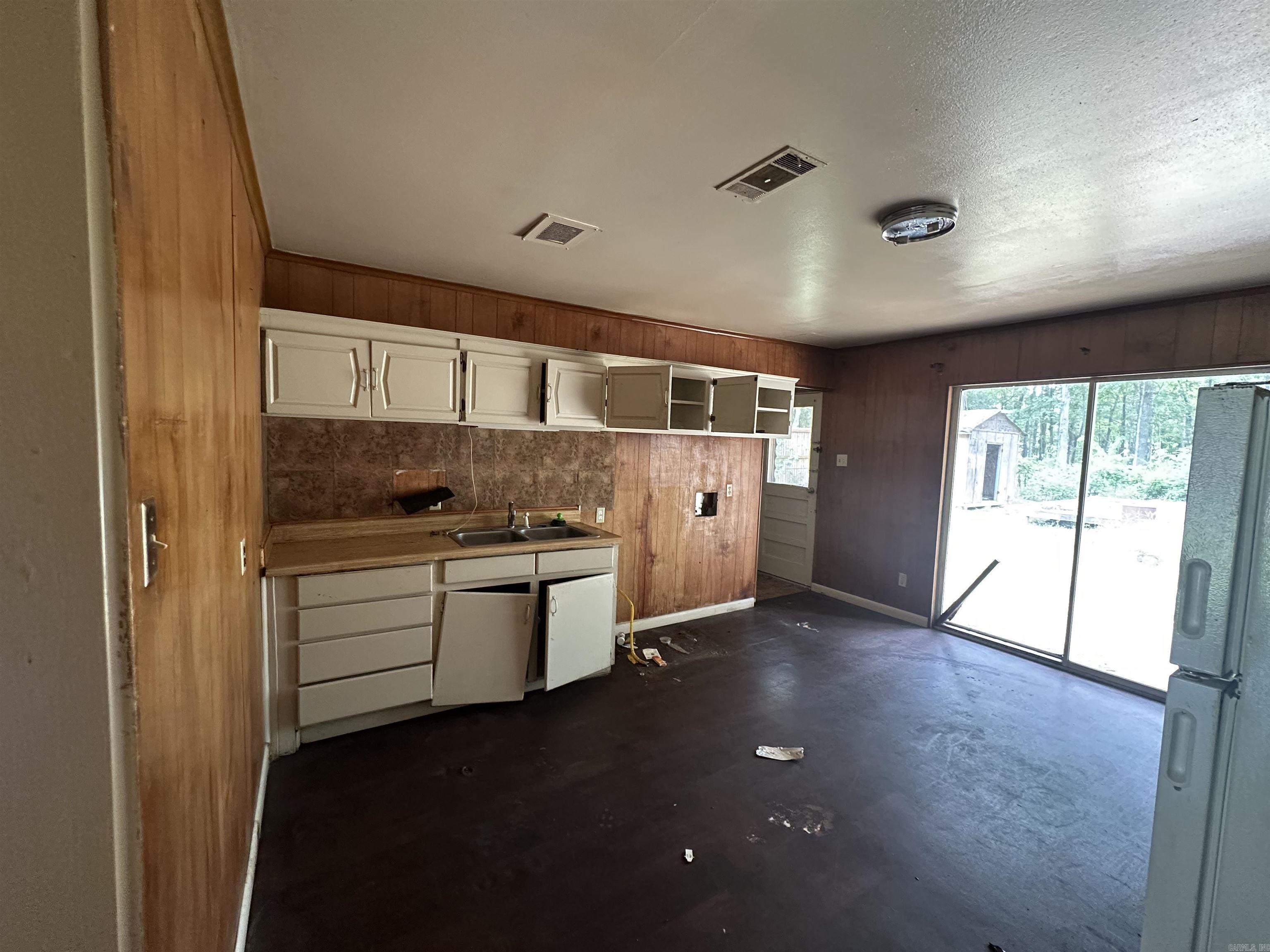 7808 Moore Dr Property Photo 7