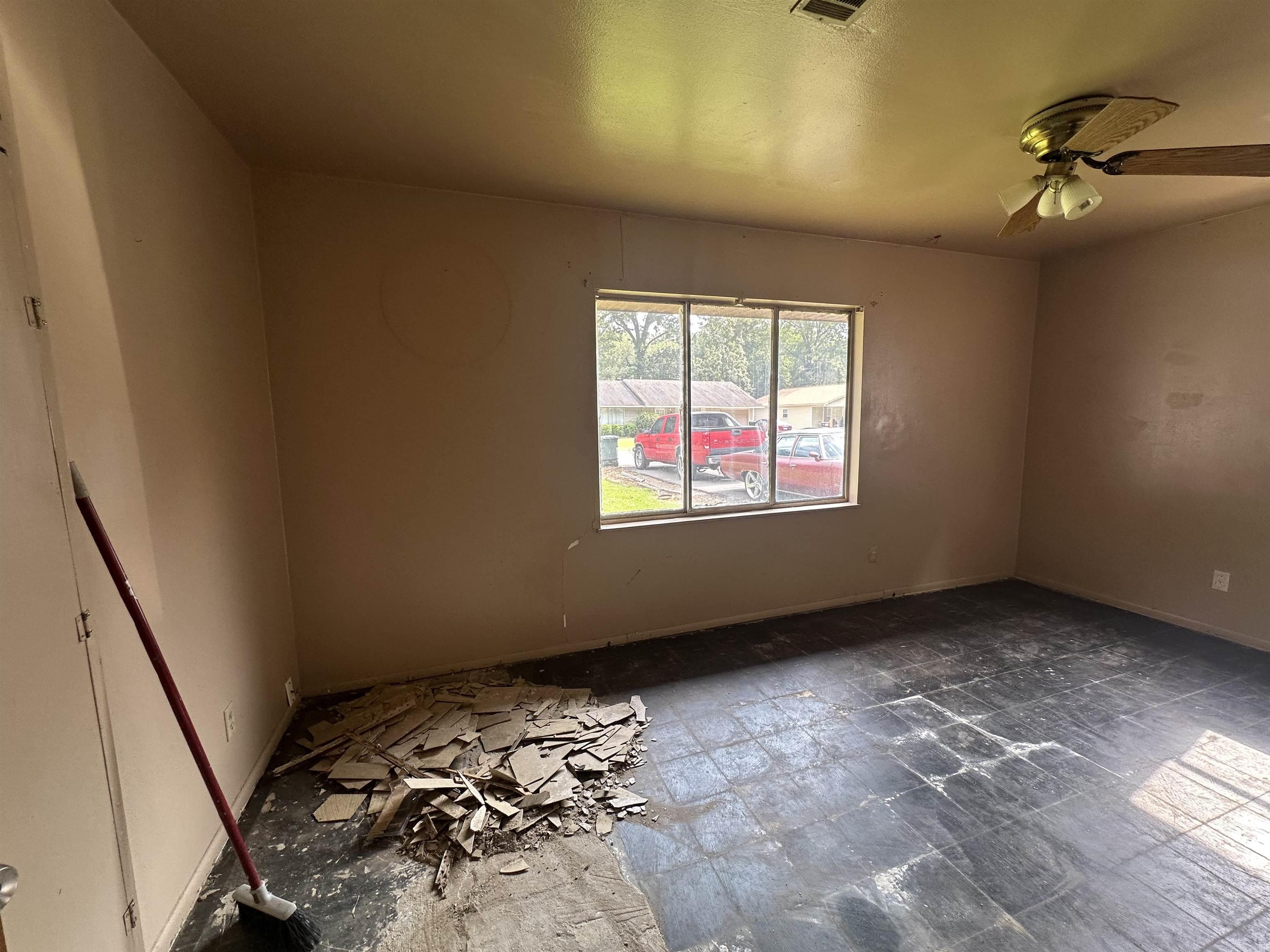 7808 Moore Dr Property Photo 12