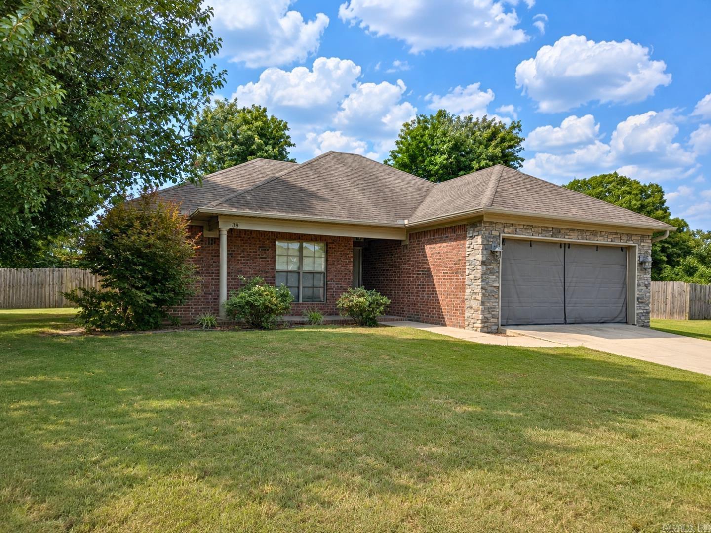 39 Golden Leaf Drive Property Photo 1