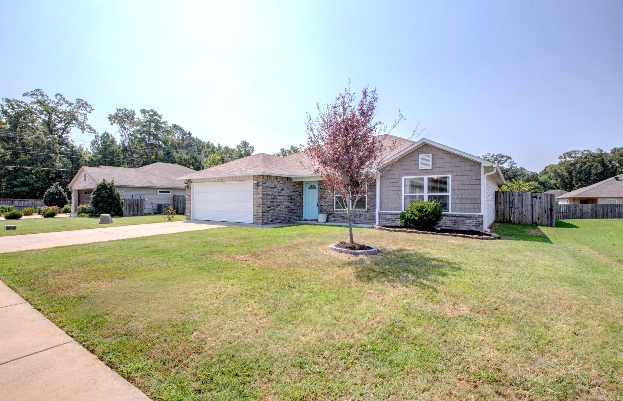 6405 Amalie Dr Property Photo 3