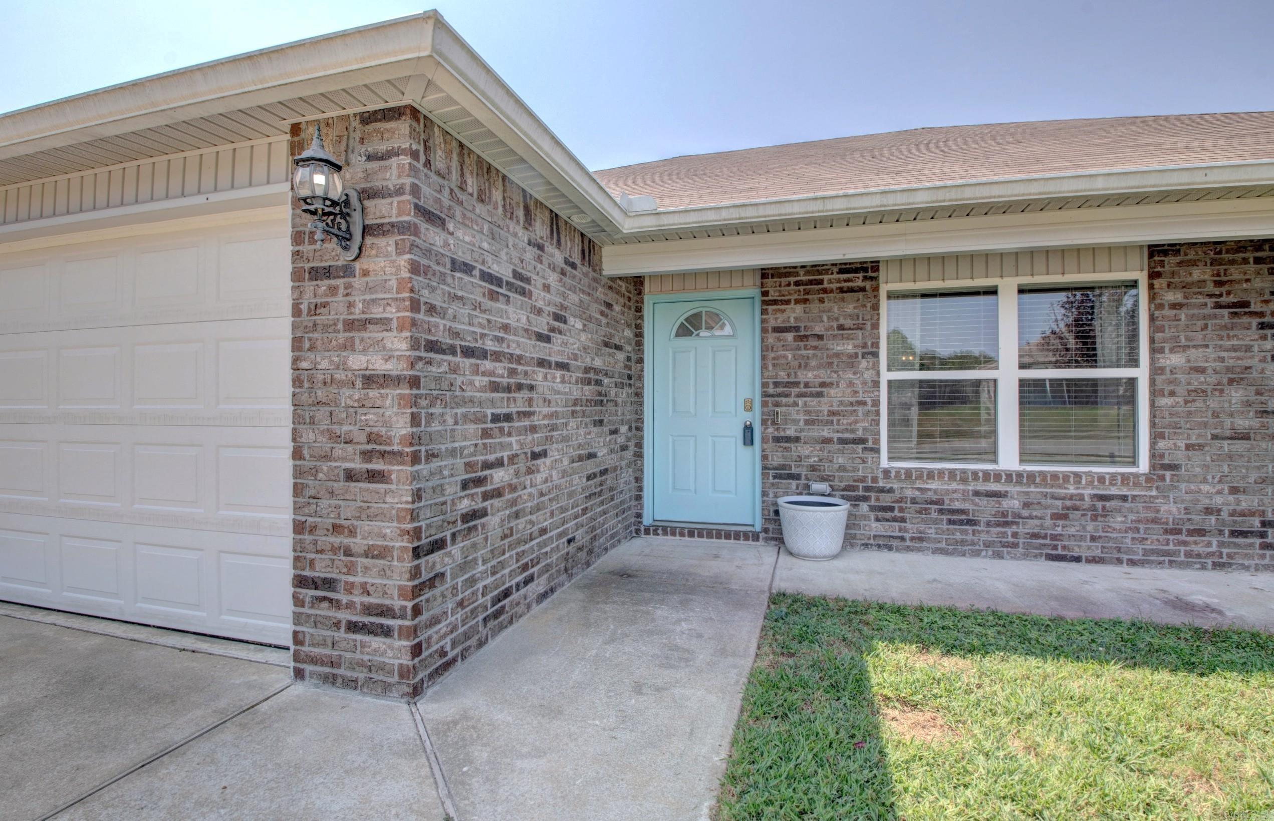 6405 Amalie Dr Property Photo 4