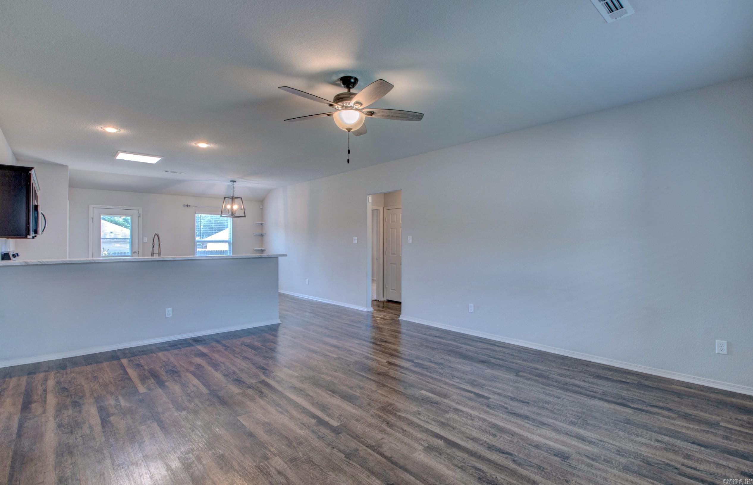 6405 Amalie Dr Property Photo 12