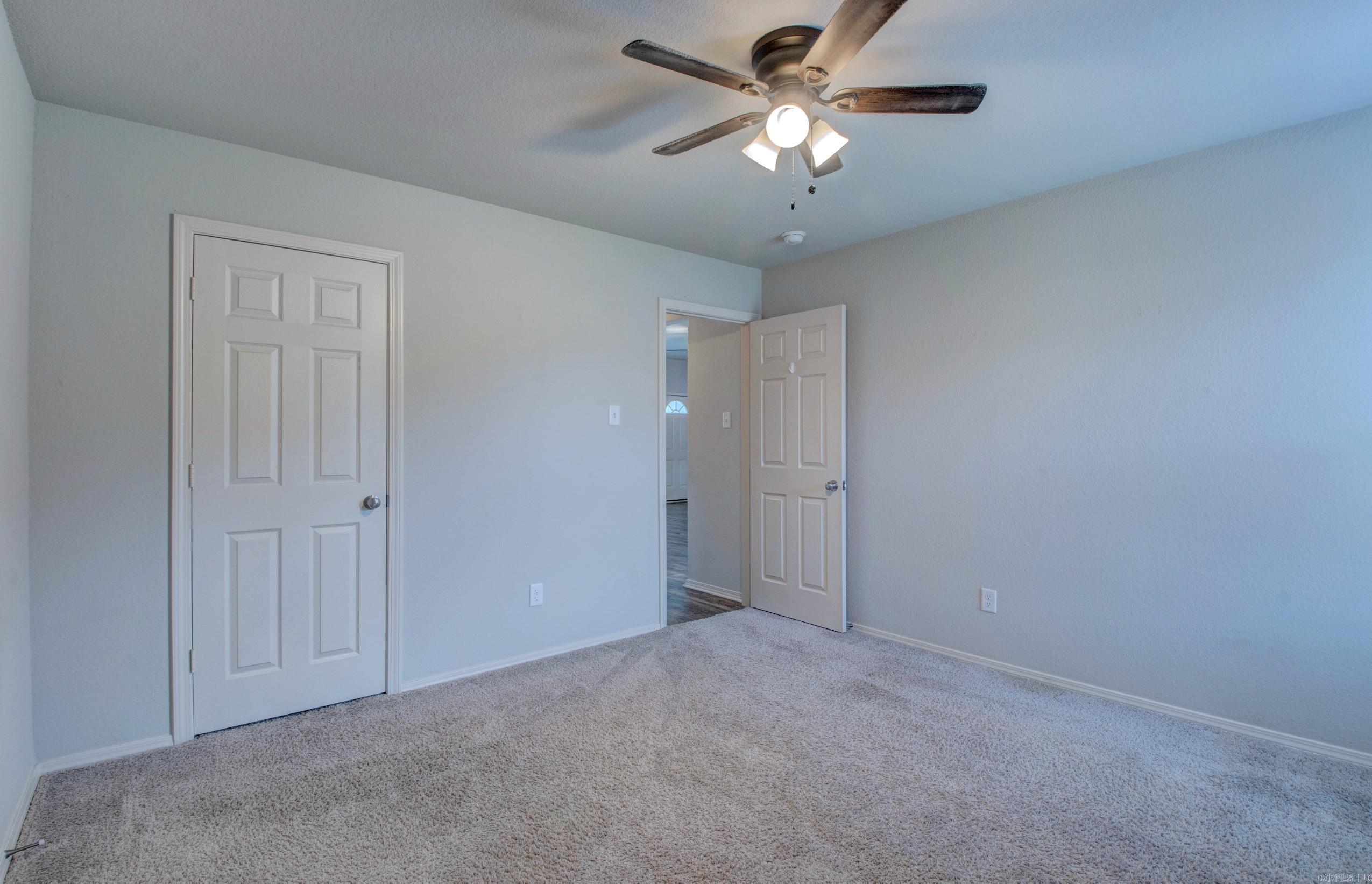 6405 Amalie Dr Property Photo 27