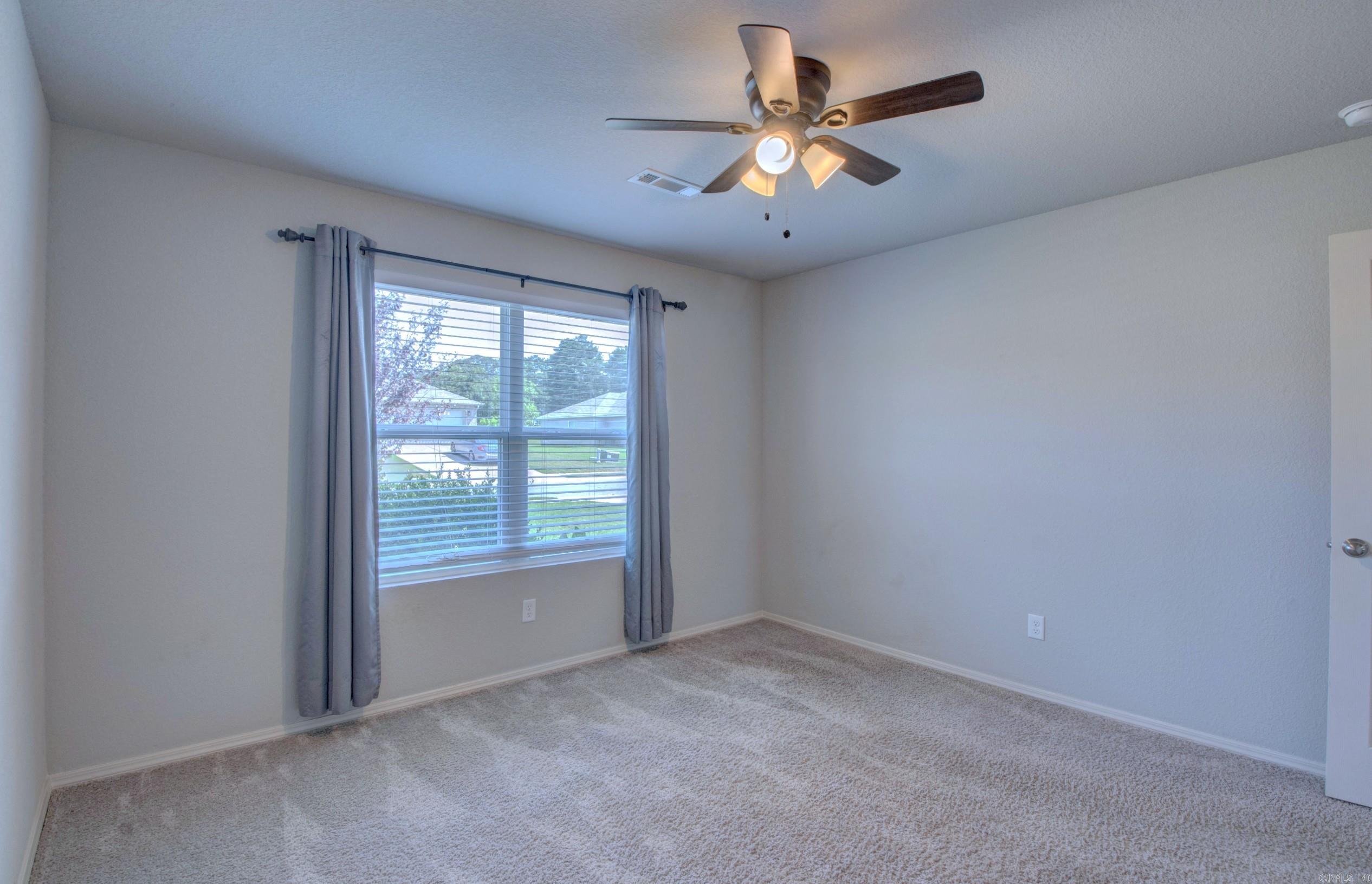 6405 Amalie Dr Property Photo 32