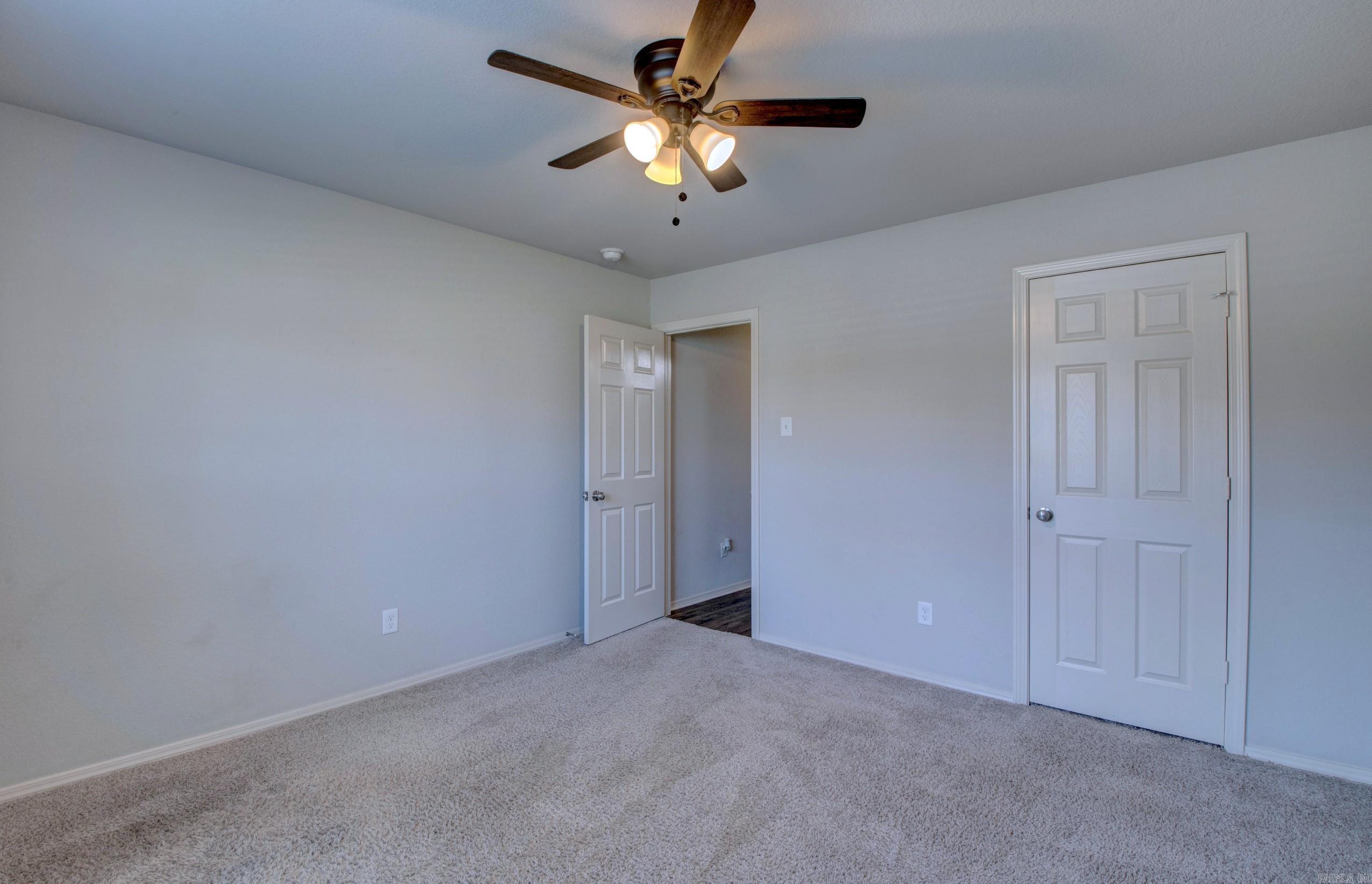 6405 Amalie Dr Property Photo 33
