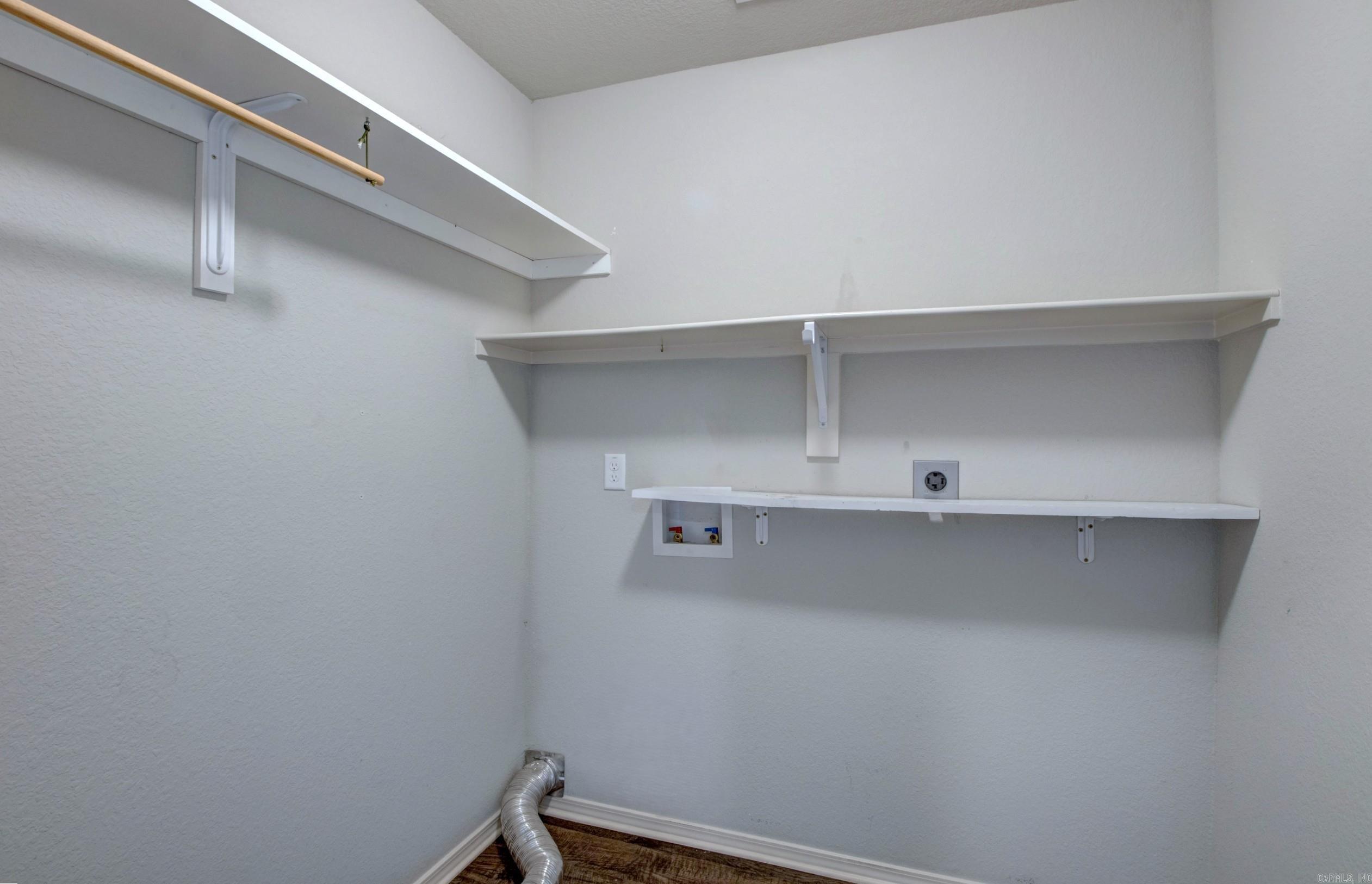 6405 Amalie Dr Property Photo 36