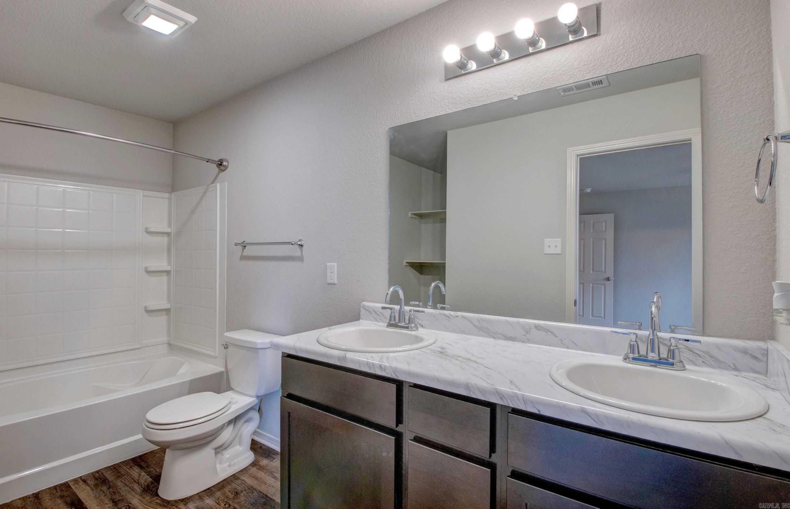 6405 Amalie Dr Property Photo 41