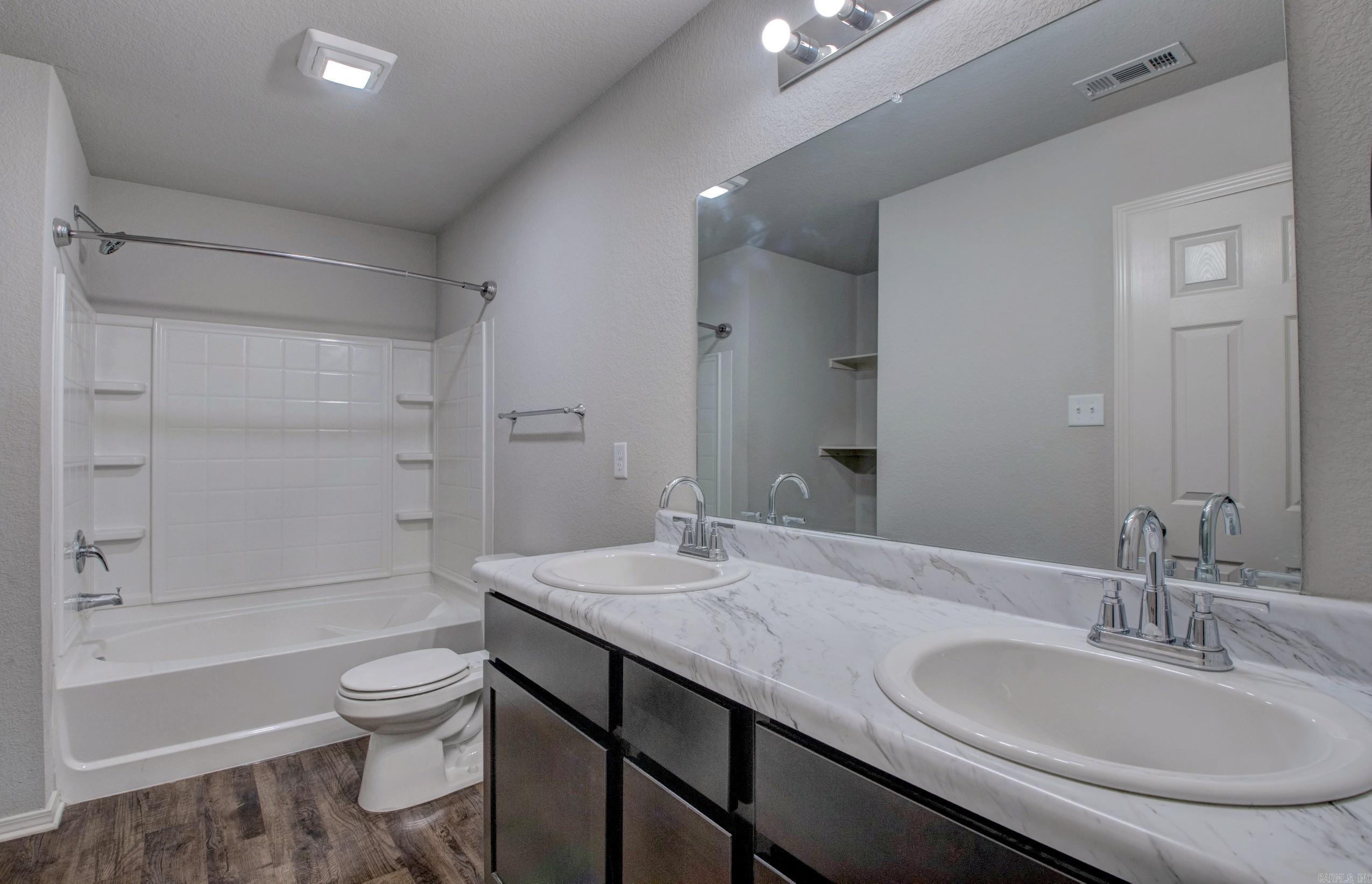 6405 Amalie Dr Property Photo 43
