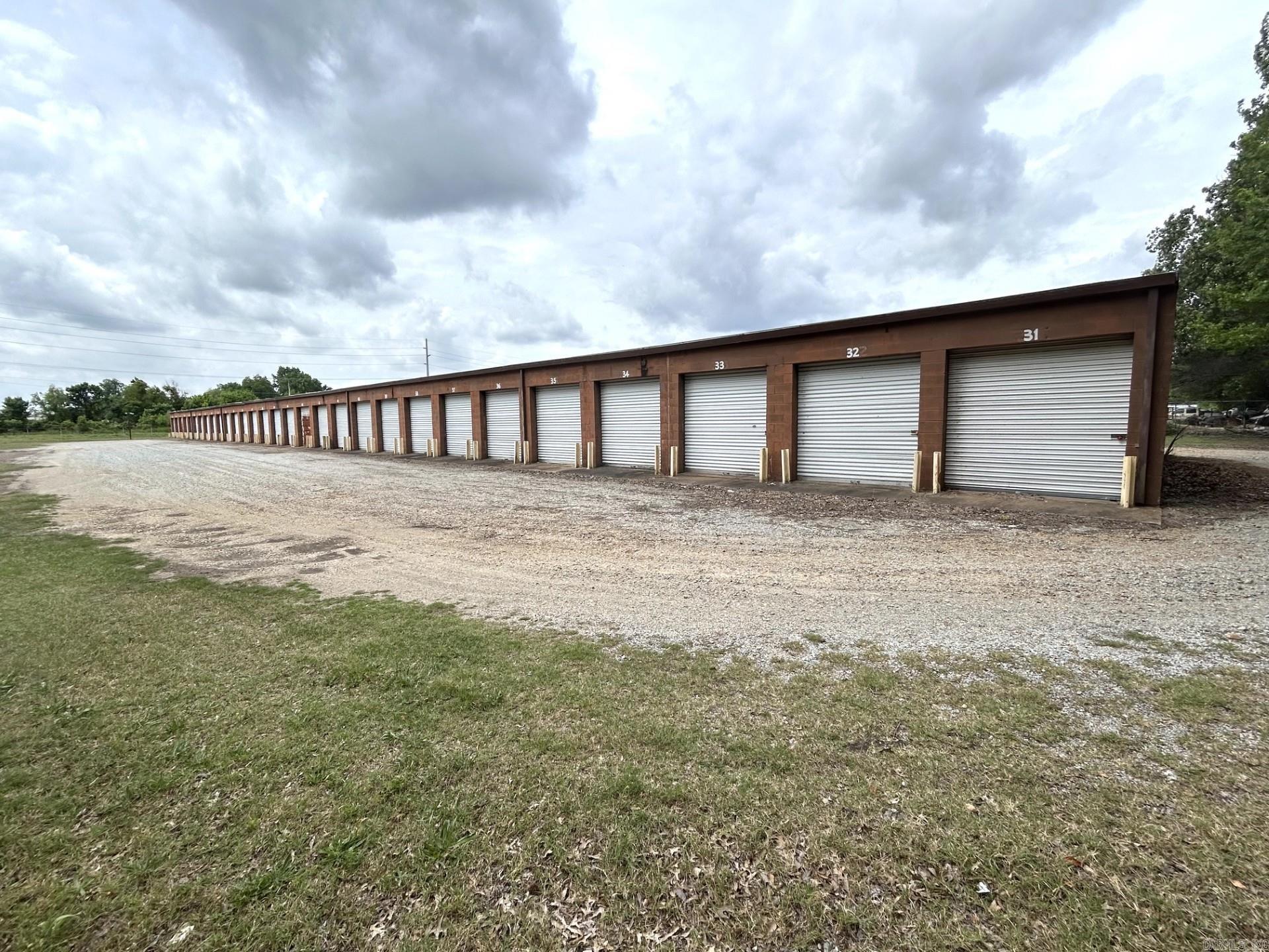 609 W Allen Avenue Property Photo 4