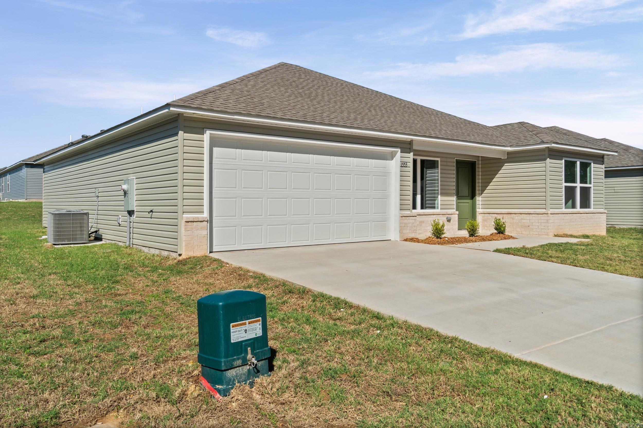 1553 Meadows Drive Property Photo 3
