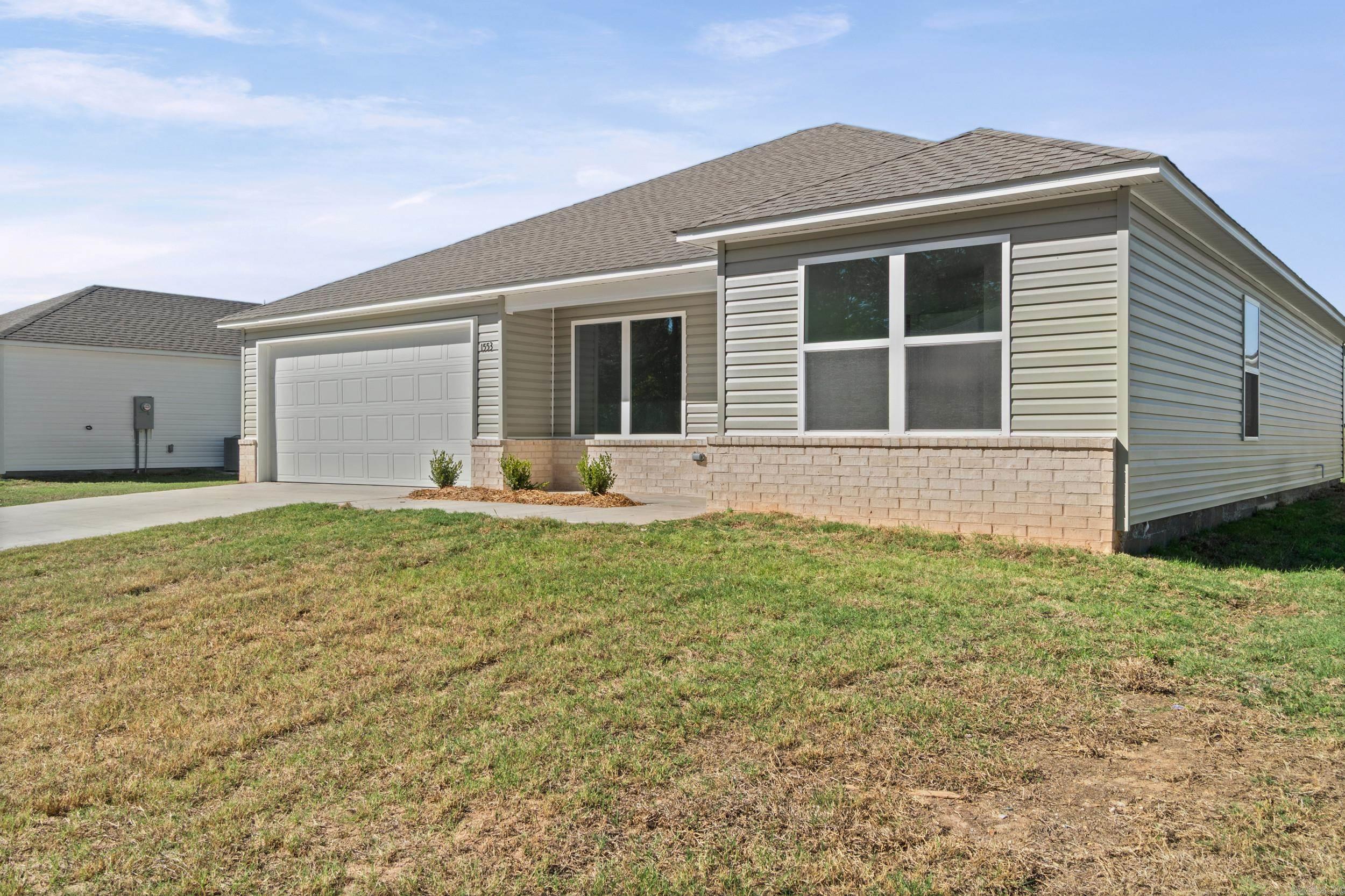 1553 Meadows Drive Property Photo 4