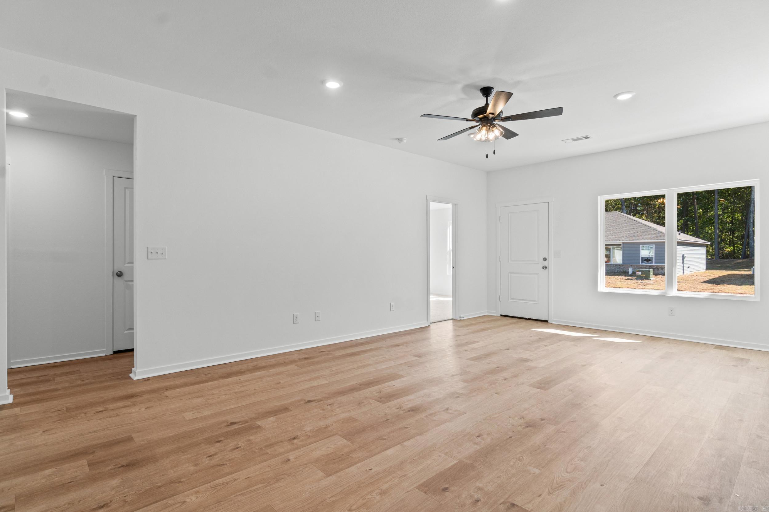 1553 Meadows Drive Property Photo 6