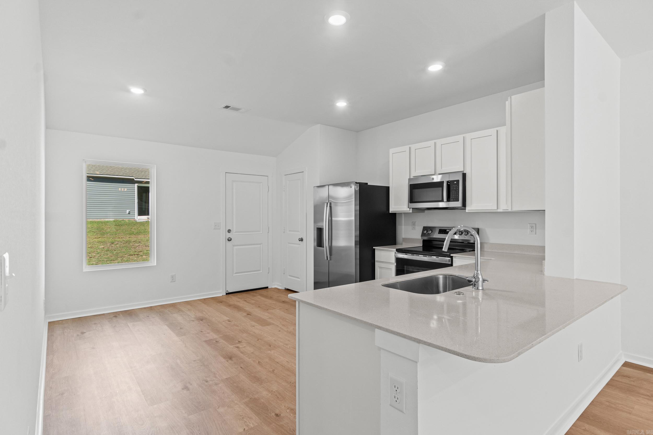 1553 Meadows Drive Property Photo 10