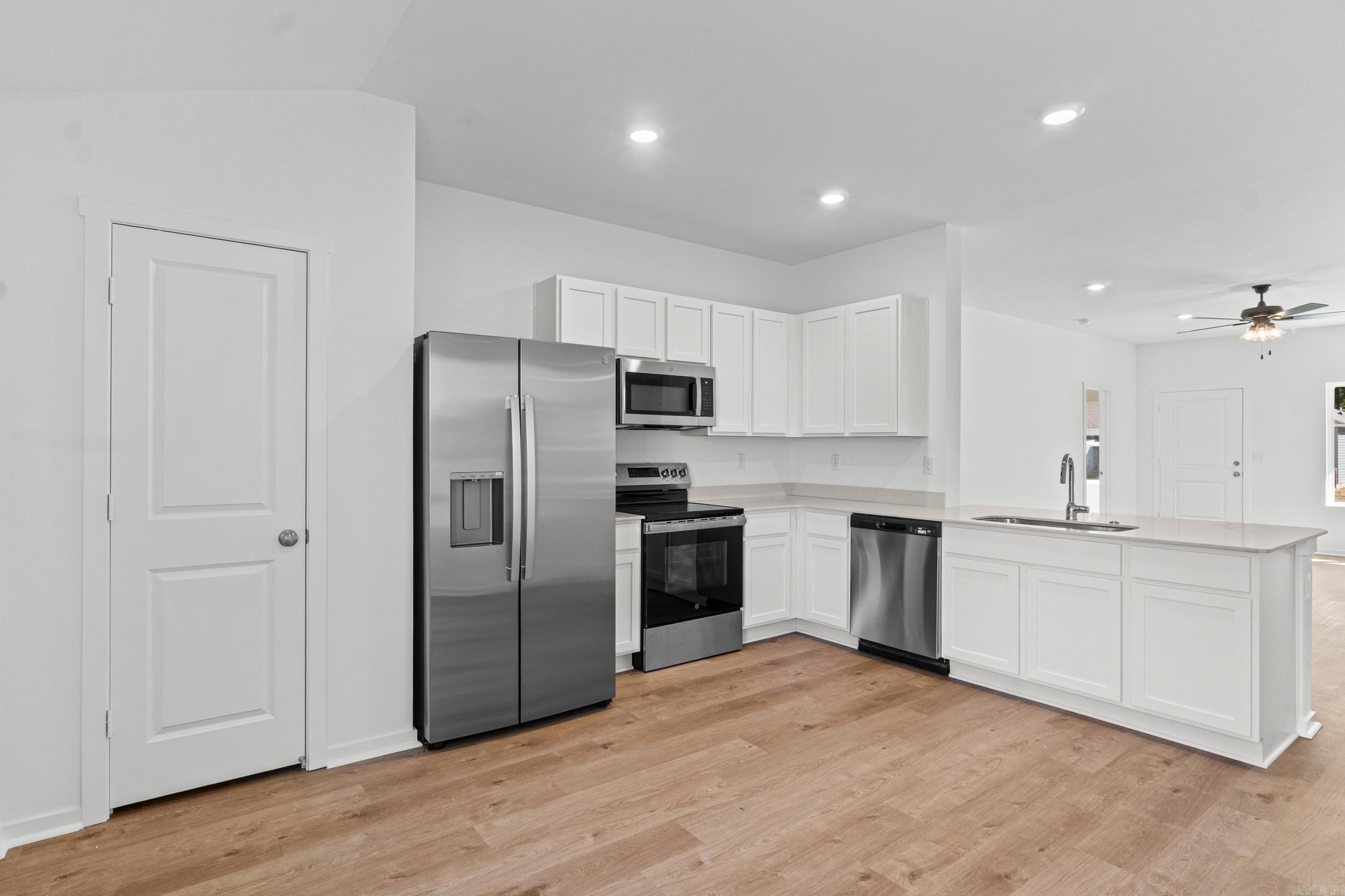 1553 Meadows Drive Property Photo 12
