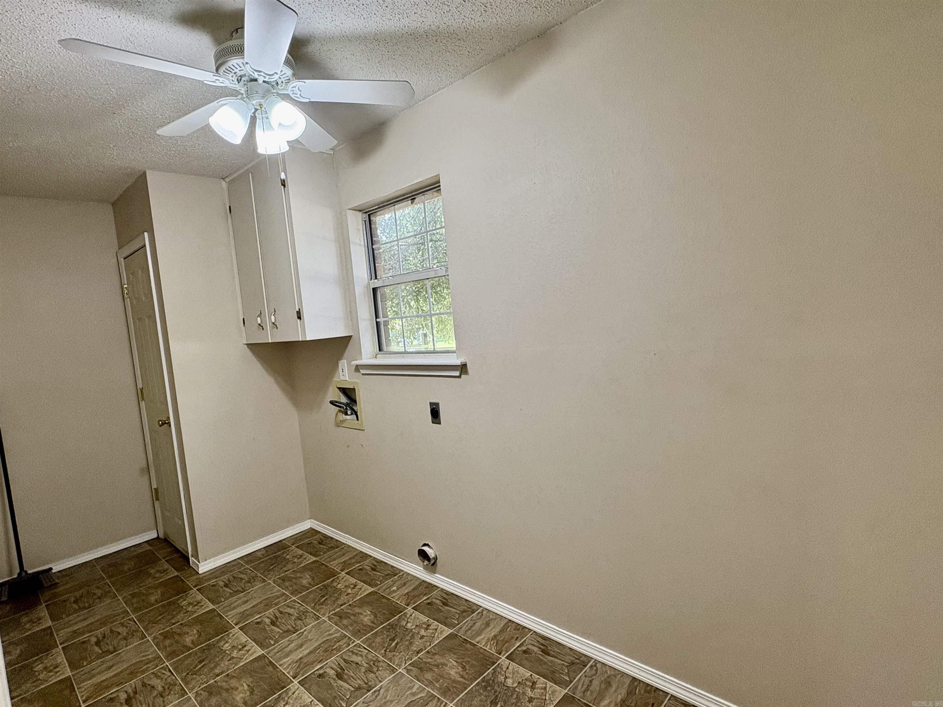 1809 Birchwood Drive Property Photo 4