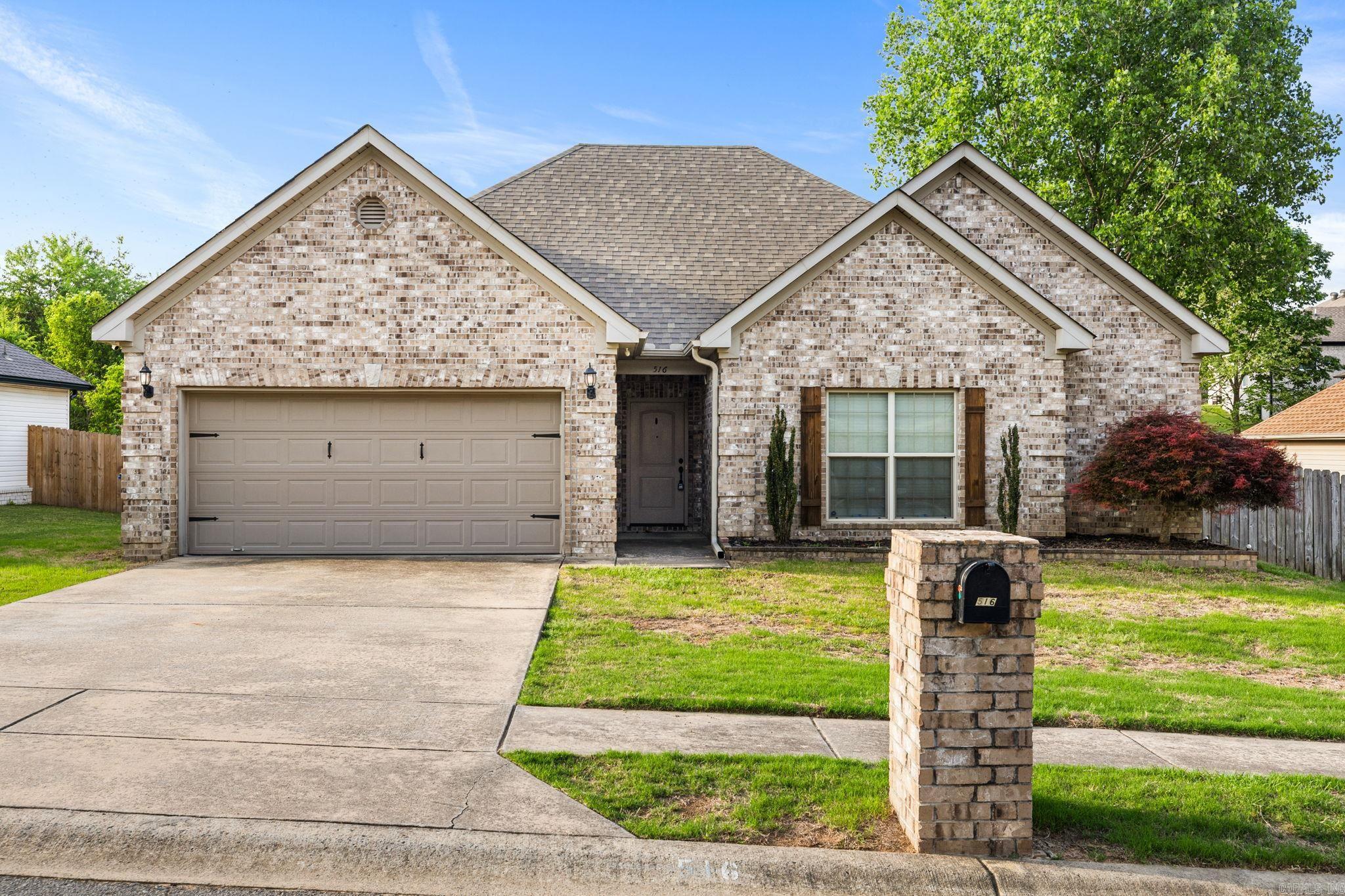 516 Crepe Myrtle Loop Property Photo 1