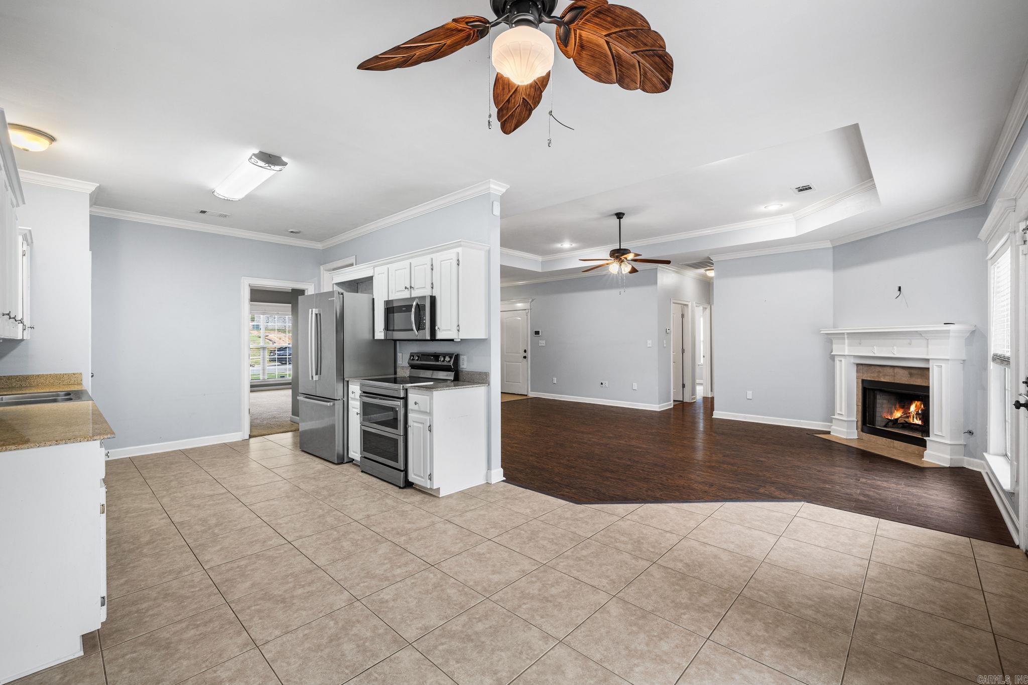 516 Crepe Myrtle Loop Property Photo 3