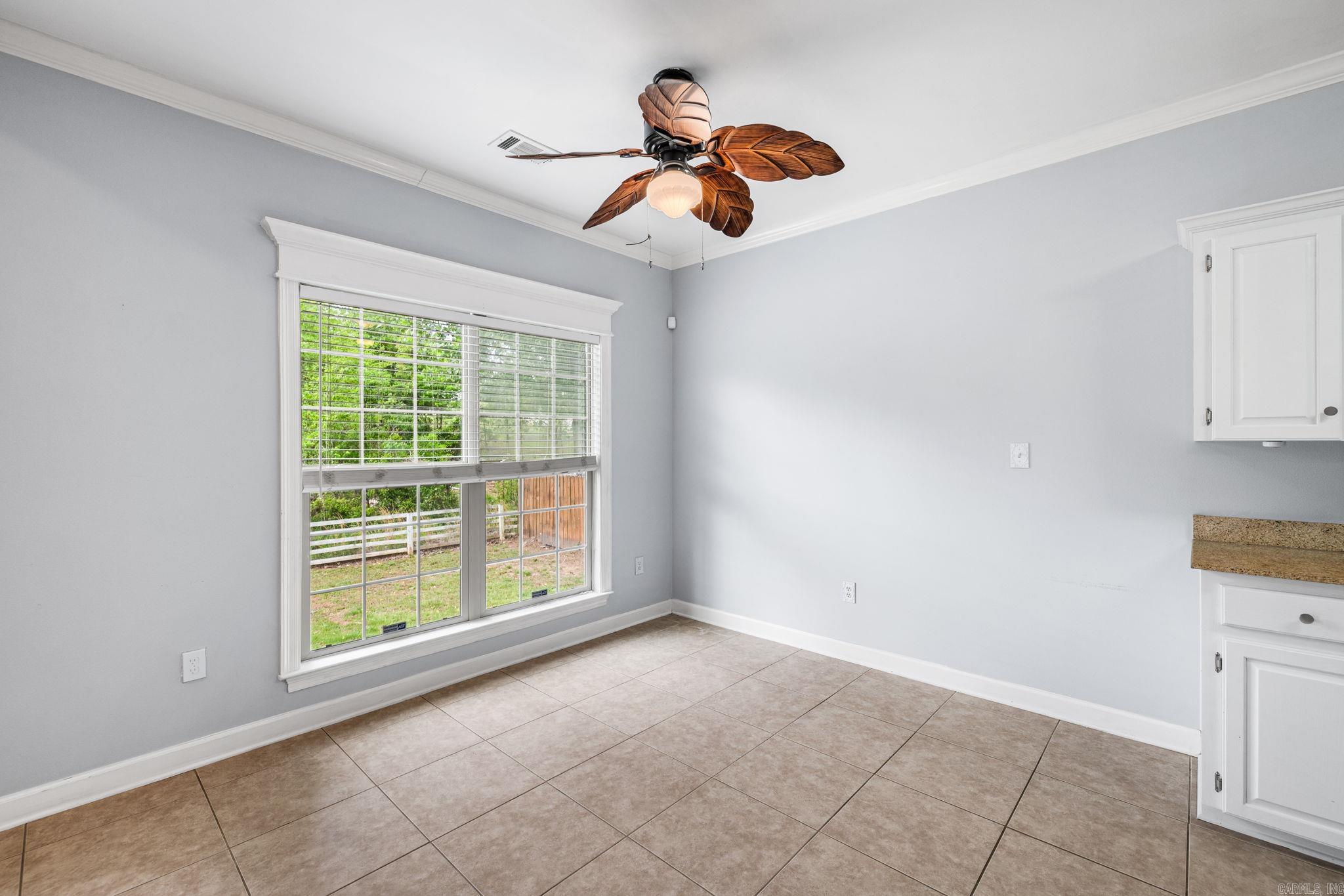 516 Crepe Myrtle Loop Property Photo 7