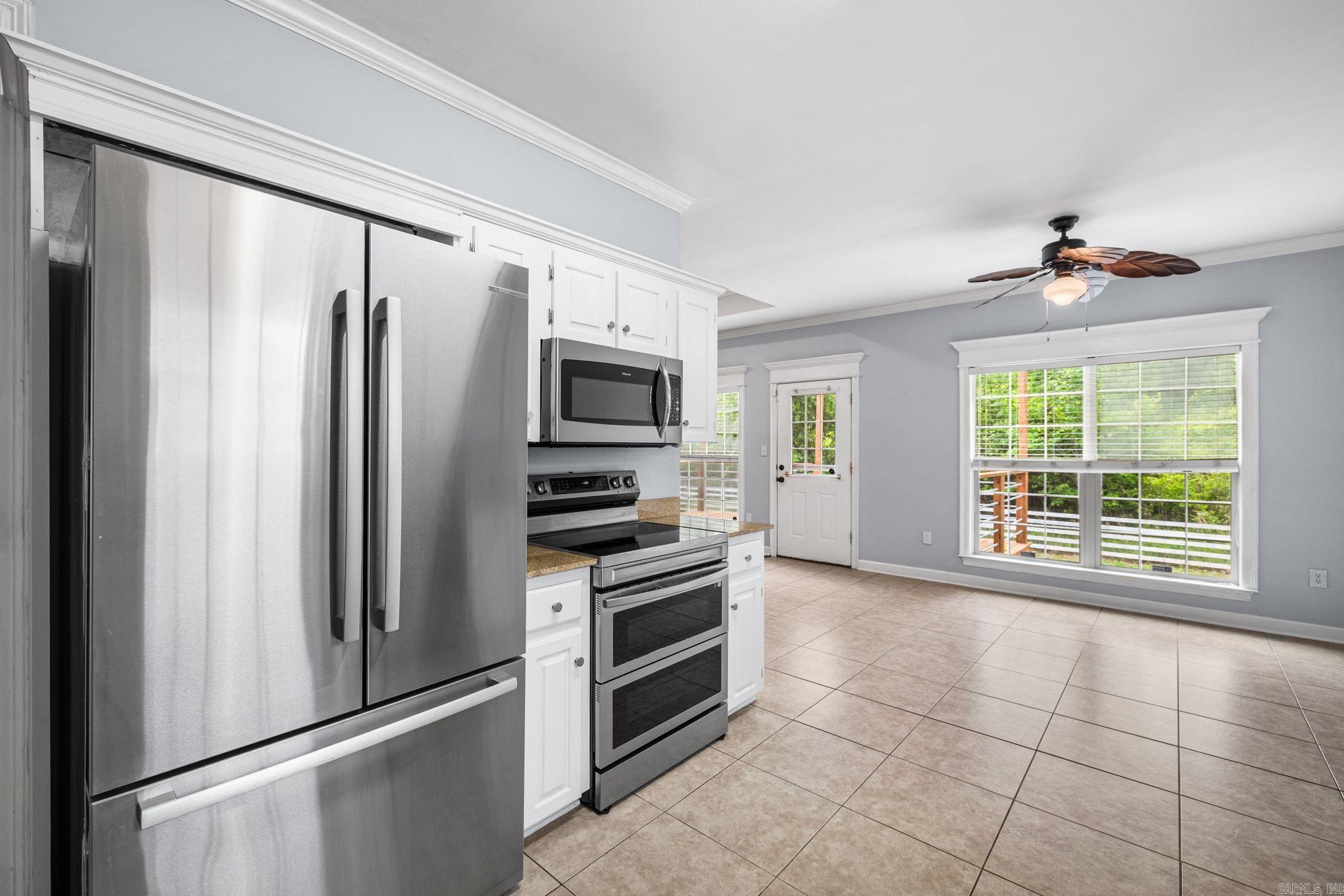 516 Crepe Myrtle Loop Property Photo 8