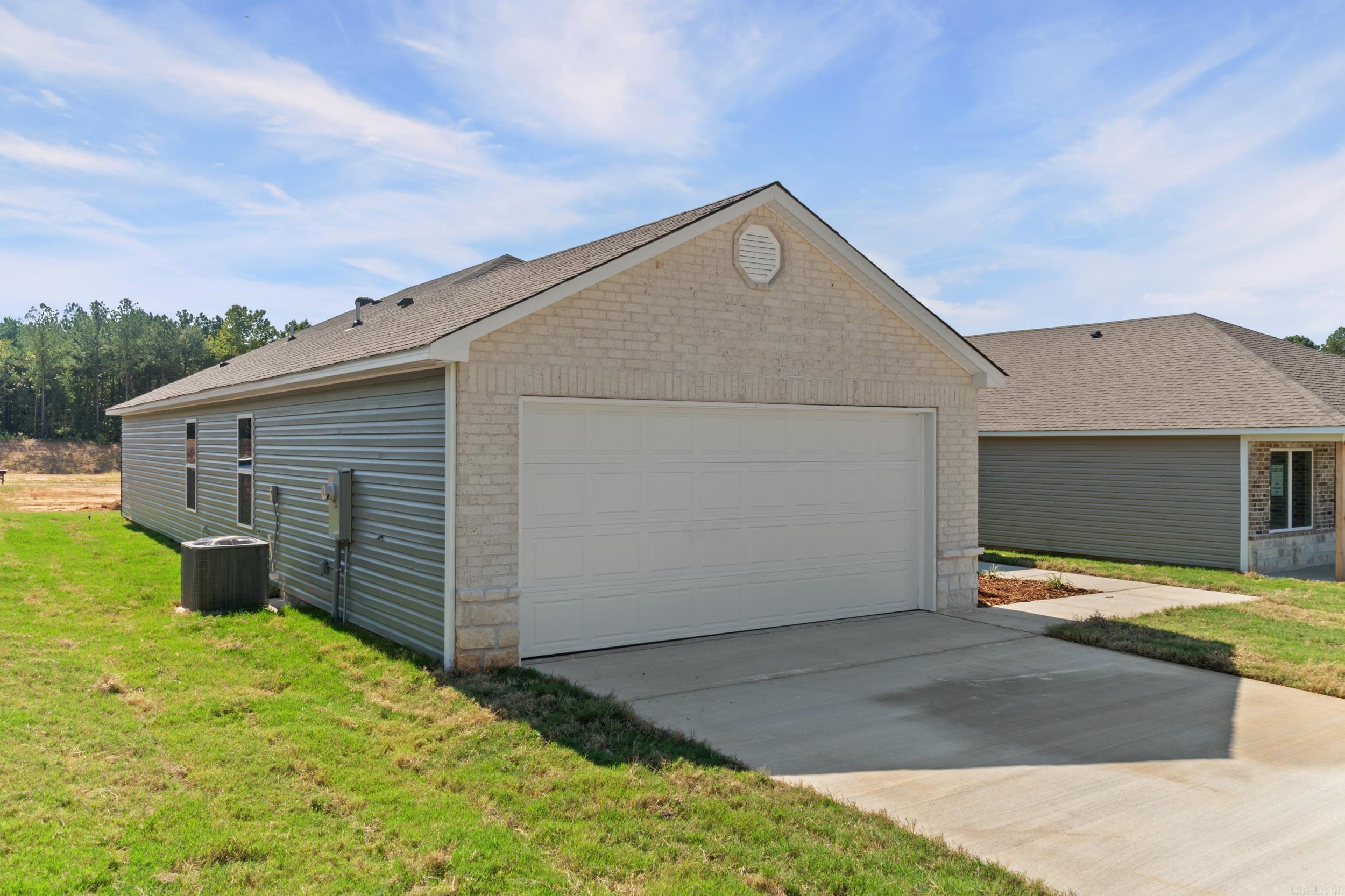 8025 Chesapeake Trail Property Photo 3
