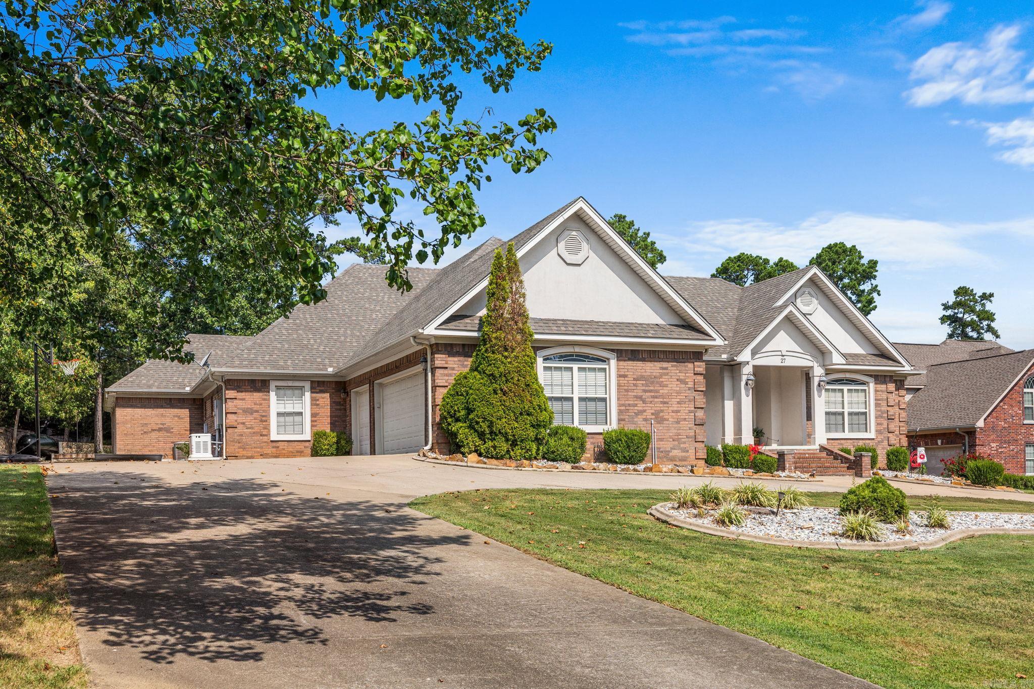 27 Gleneagle Drive Property Photo 4