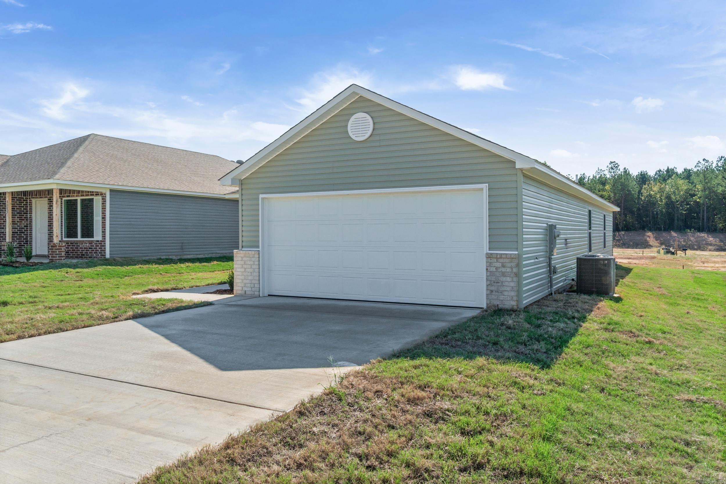 8017 Chesapeake Trail Property Photo 4
