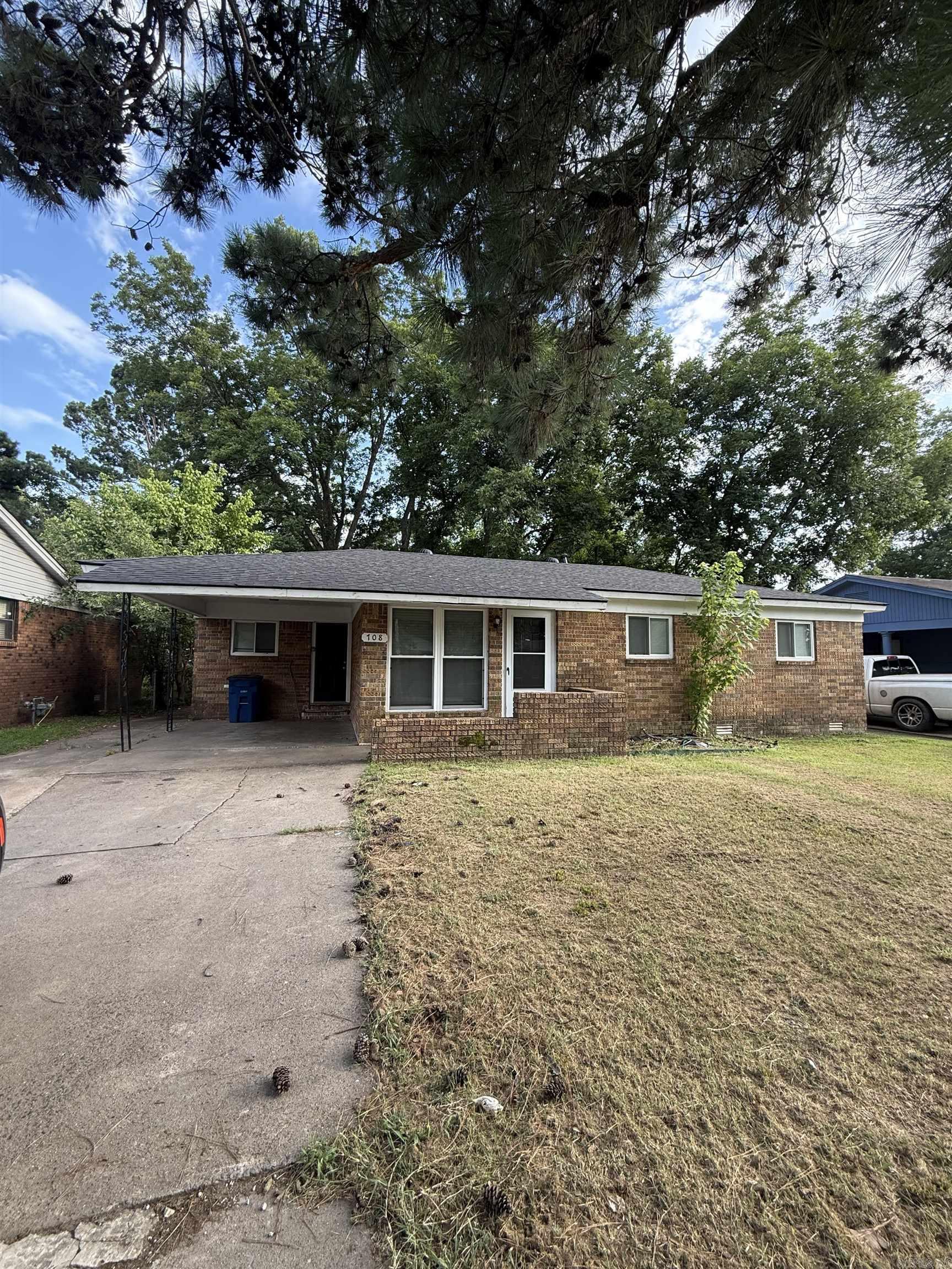 708 Annelle Street Property Photo 1