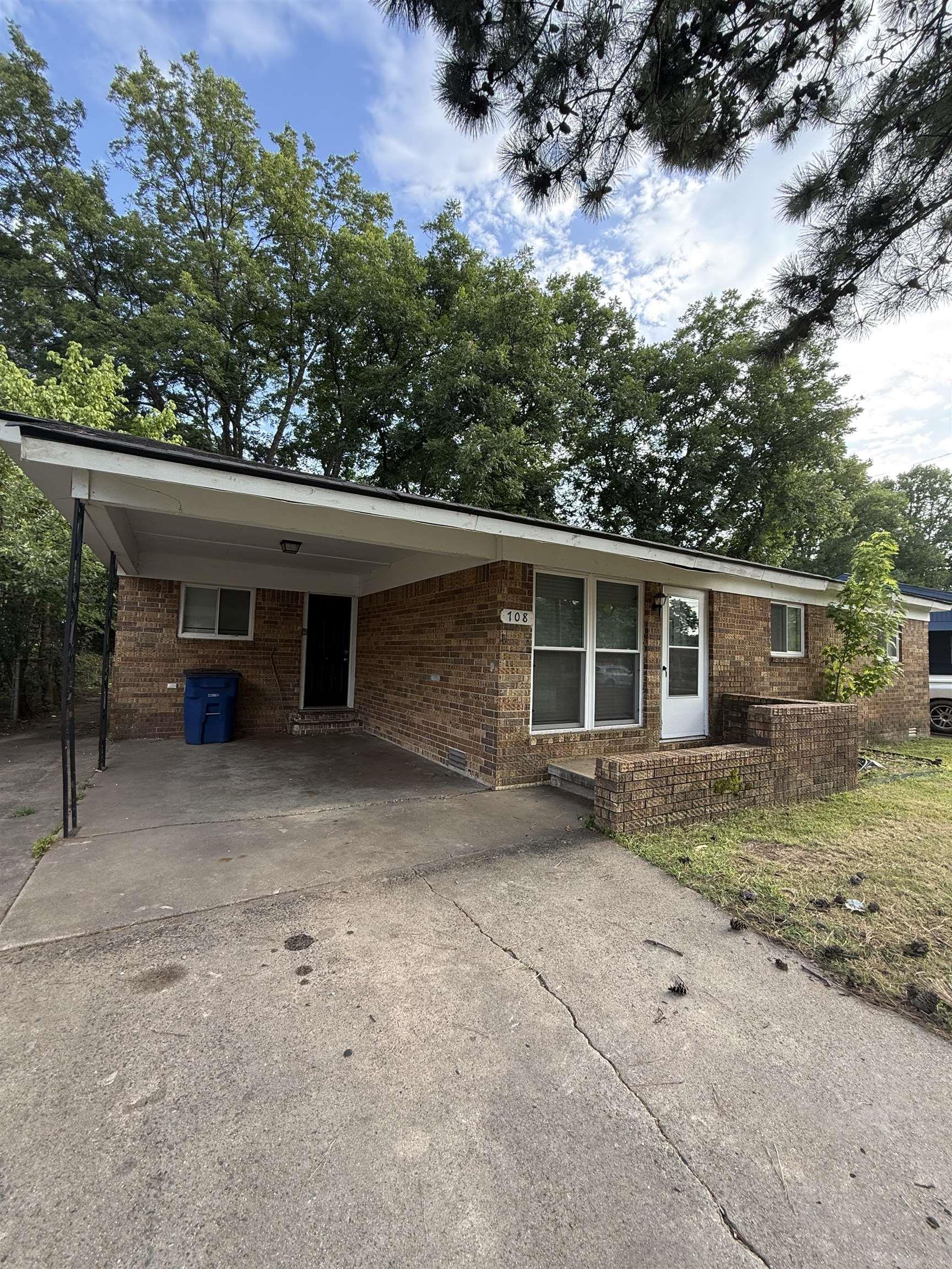 708 Annelle Street Property Photo 2